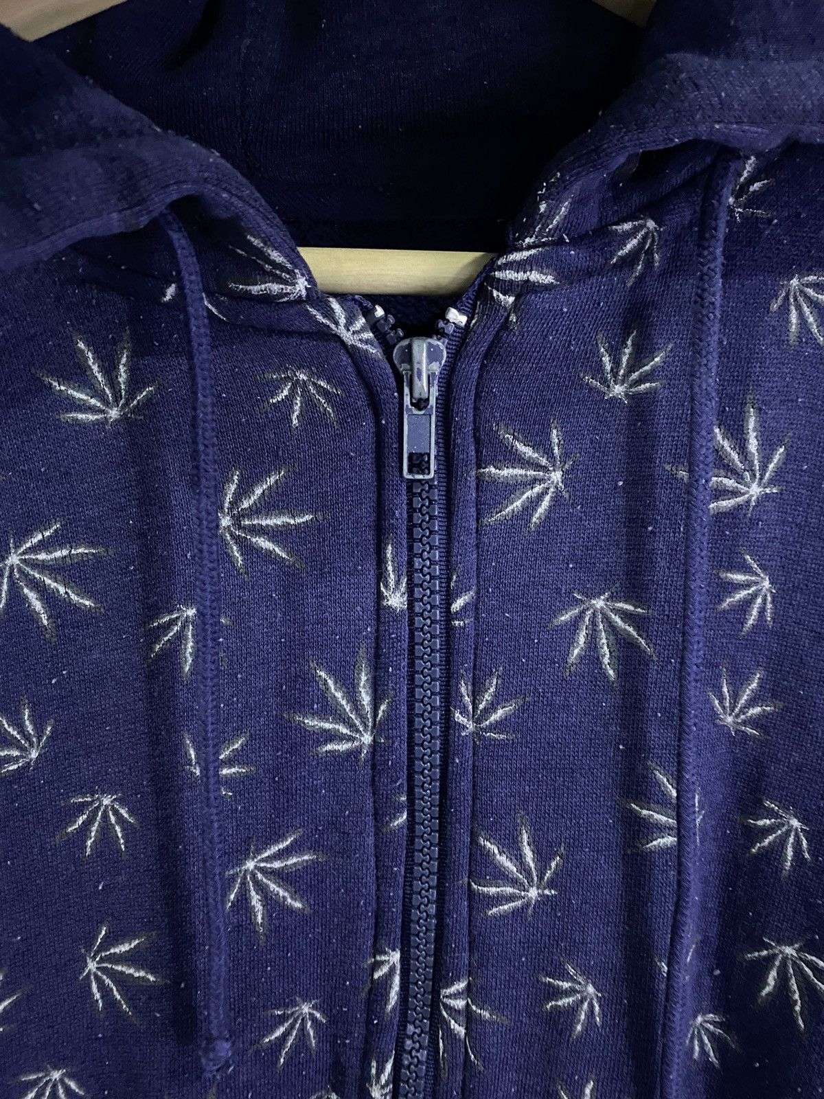 Japanese Brand × Vintage MUST GO 🔥 Vintage Marijuana Fullprint Hoodie Sweatshirt Size US M / EU 48-50 / 2 - 4 Thumbnail