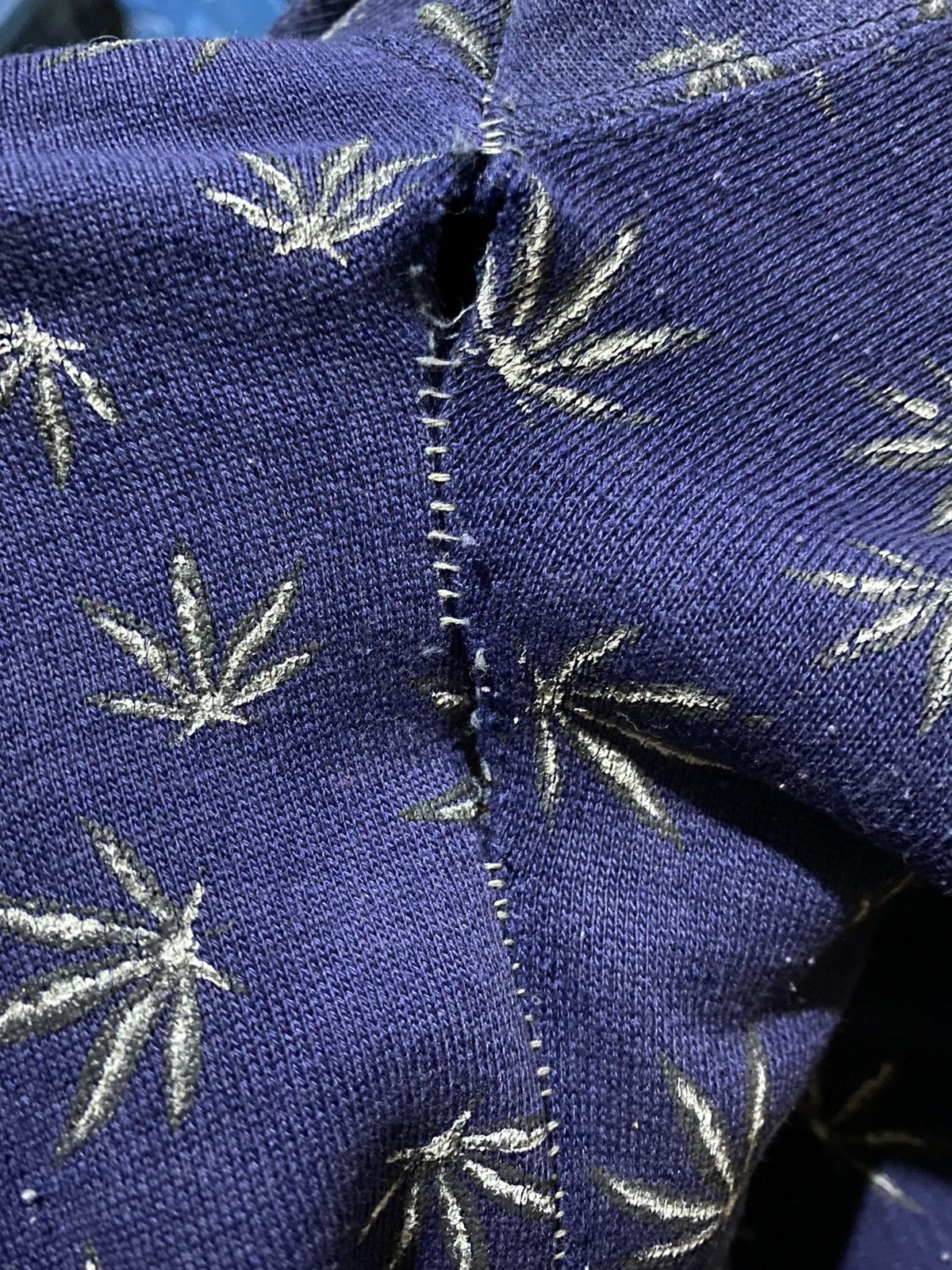 Japanese Brand × Vintage MUST GO 🔥 Vintage Marijuana Fullprint Hoodie Sweatshirt Size US M / EU 48-50 / 2 - 8 Thumbnail