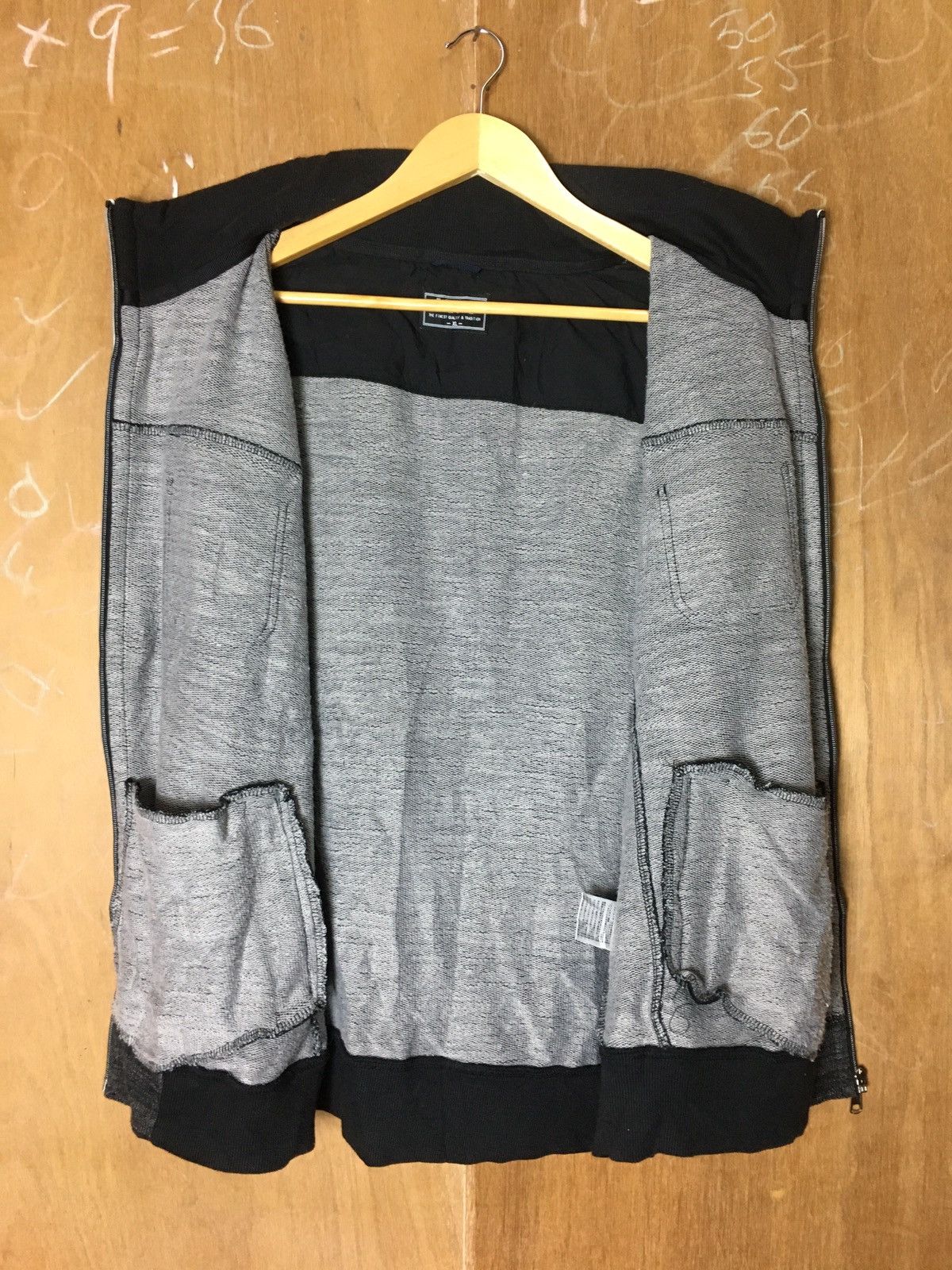 Japanese Brand × Vintage ILLS The Finest Quality & Tradition Zipper Sweatshirt Size US L / EU 52-54 / 3 - 9 Thumbnail