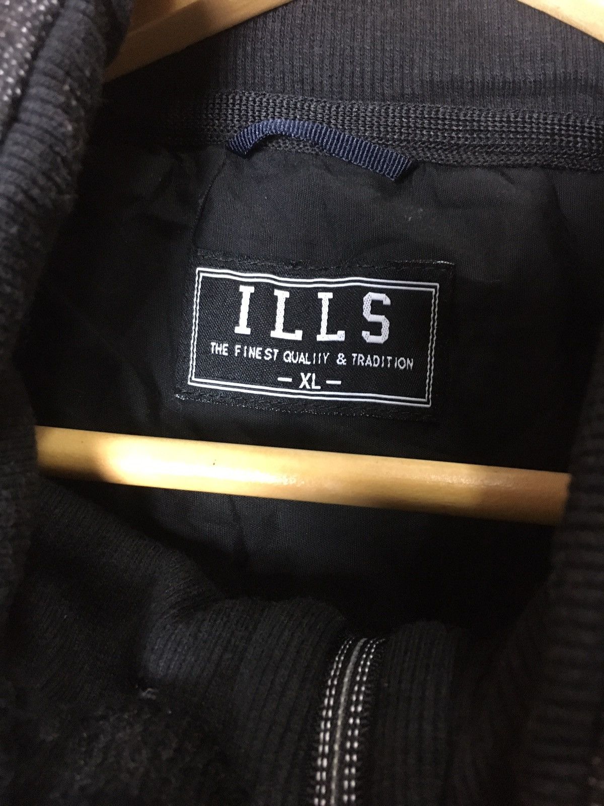 Japanese Brand × Vintage ILLS The Finest Quality & Tradition Zipper Sweatshirt Size US L / EU 52-54 / 3 - 7 Thumbnail
