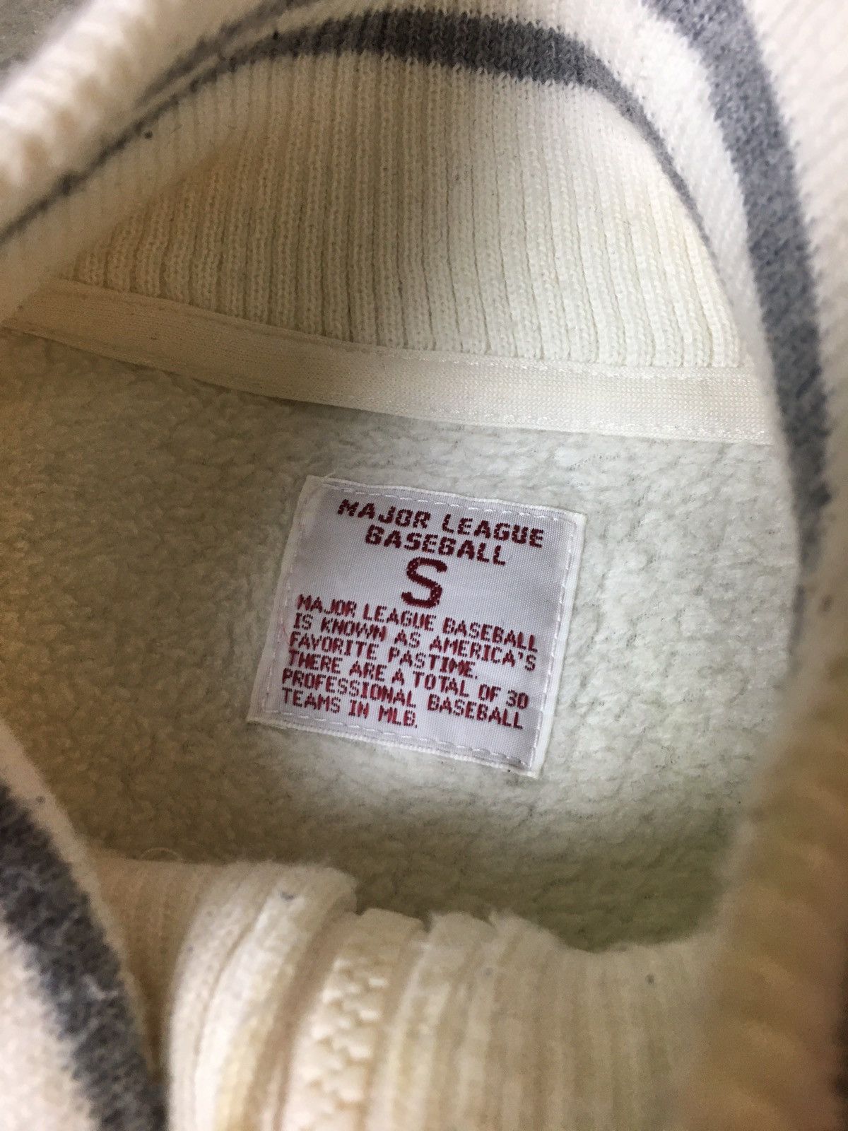 Japanese Brand × MLB × Uniqlo Major League Baseball x Uniqlo Chicago Logo Fleece Sweater Size US S / EU 44-46 / 1 - 7 Thumbnail