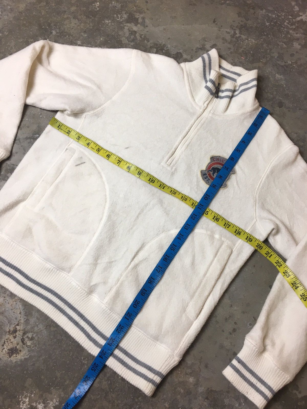 Japanese Brand × MLB × Uniqlo Major League Baseball x Uniqlo Chicago Logo Fleece Sweater Size US S / EU 44-46 / 1 - 10 Thumbnail