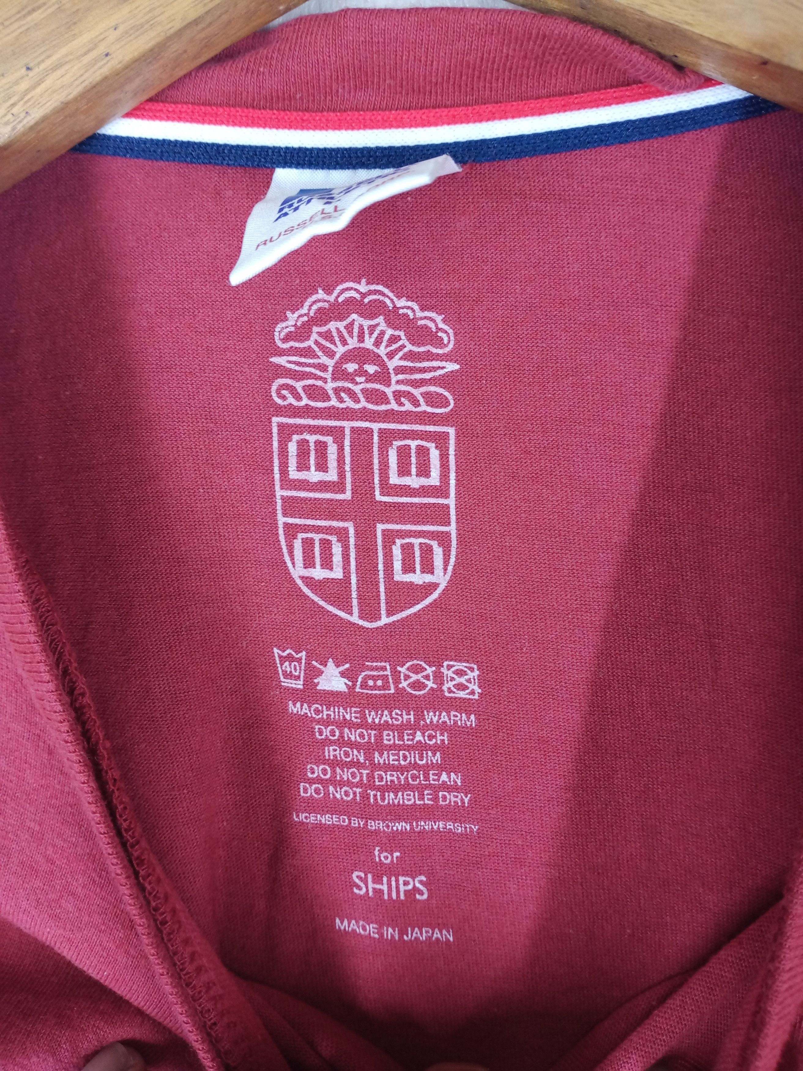 Vintage Vintage Brown University Tshirt Size US L / EU 52-54 / 3 - 6 Thumbnail