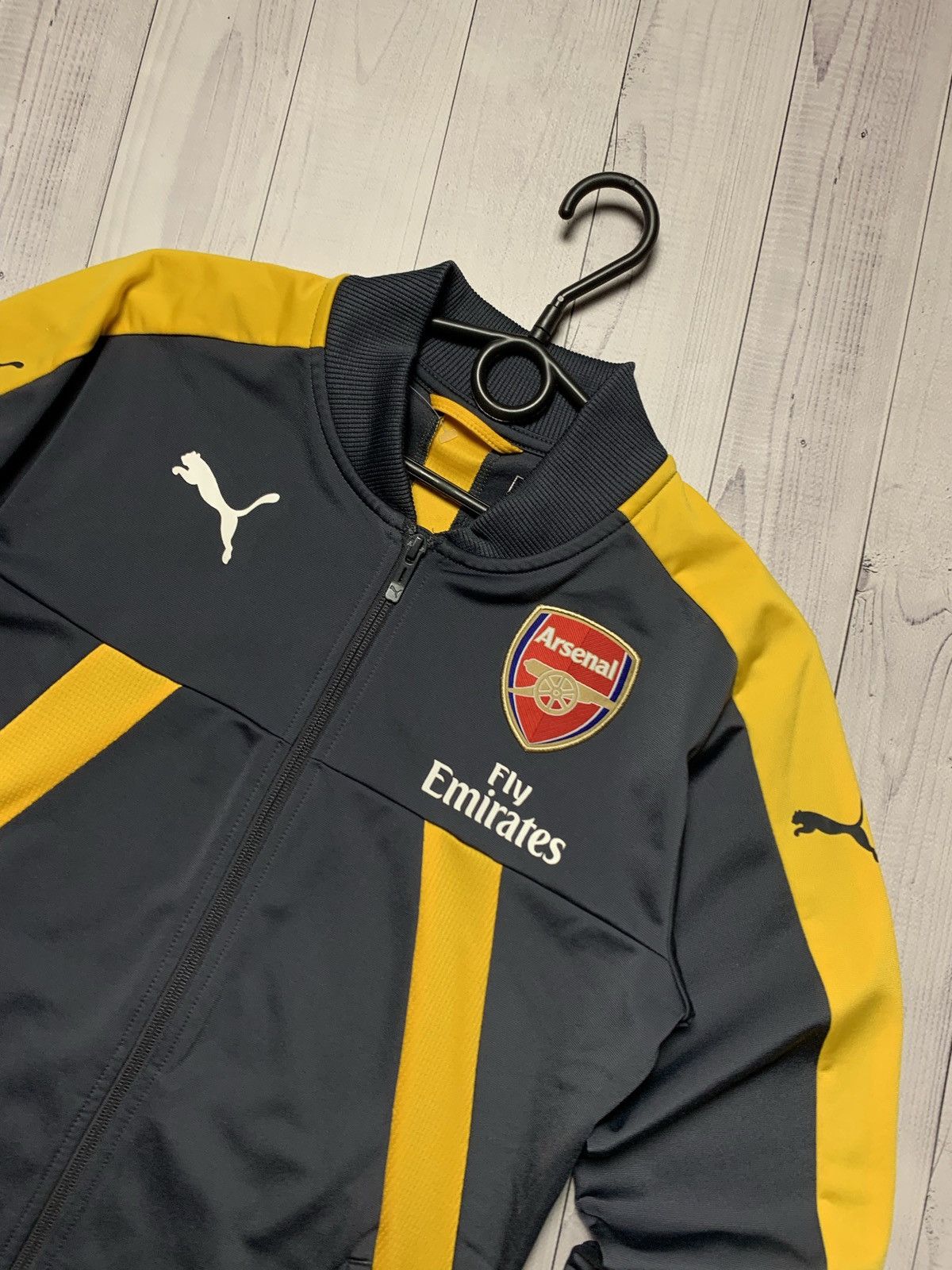 Puma × Vintage Vintage Arsenal track jacket puma size Xs yellow line rare Size US XS / EU 42 / 0 - 3 Thumbnail