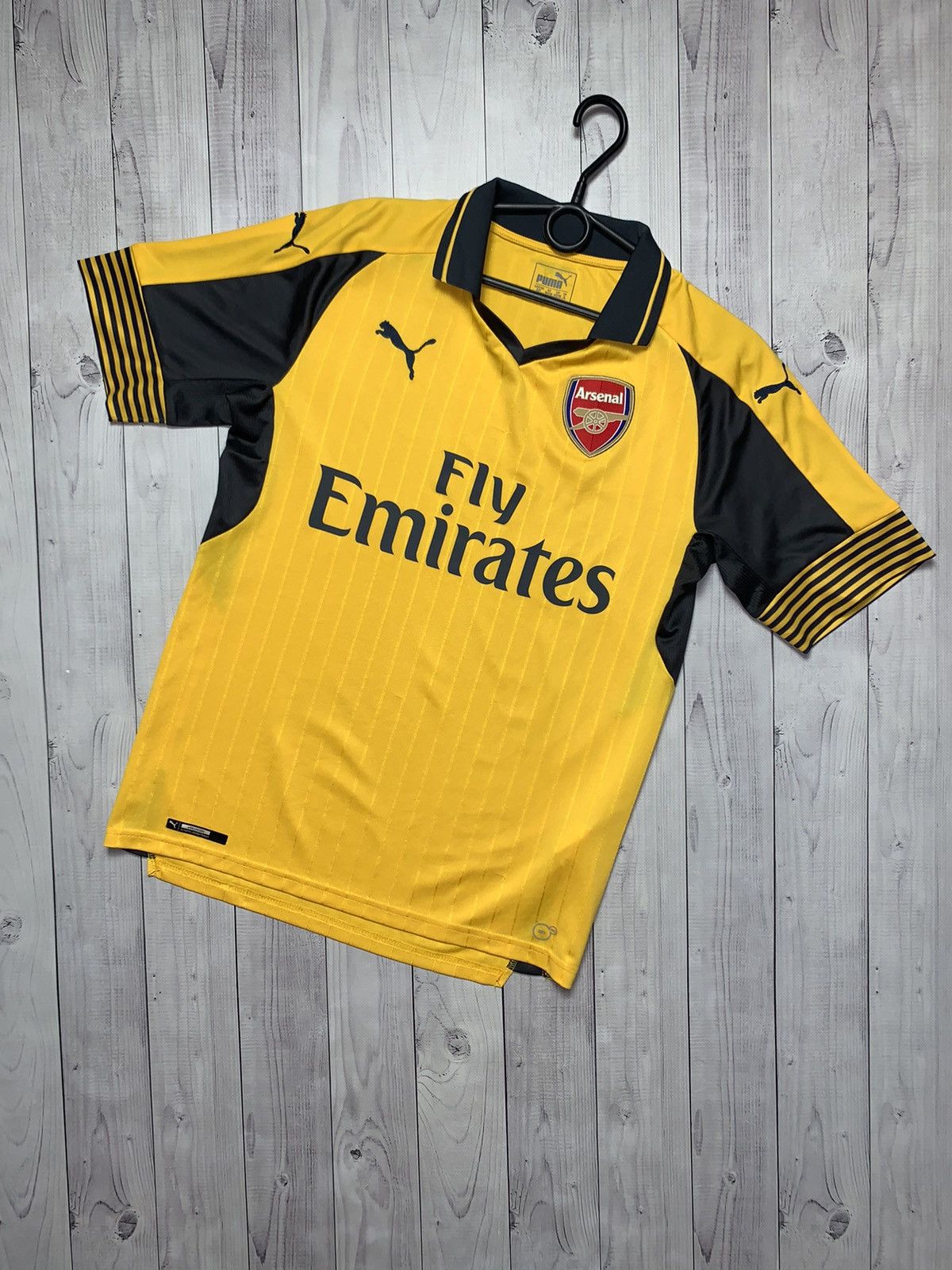 Puma × Vintage Vintage Arsenal track jacket puma size Xs yellow line rare Size US XS / EU 42 / 0 - 8 Thumbnail