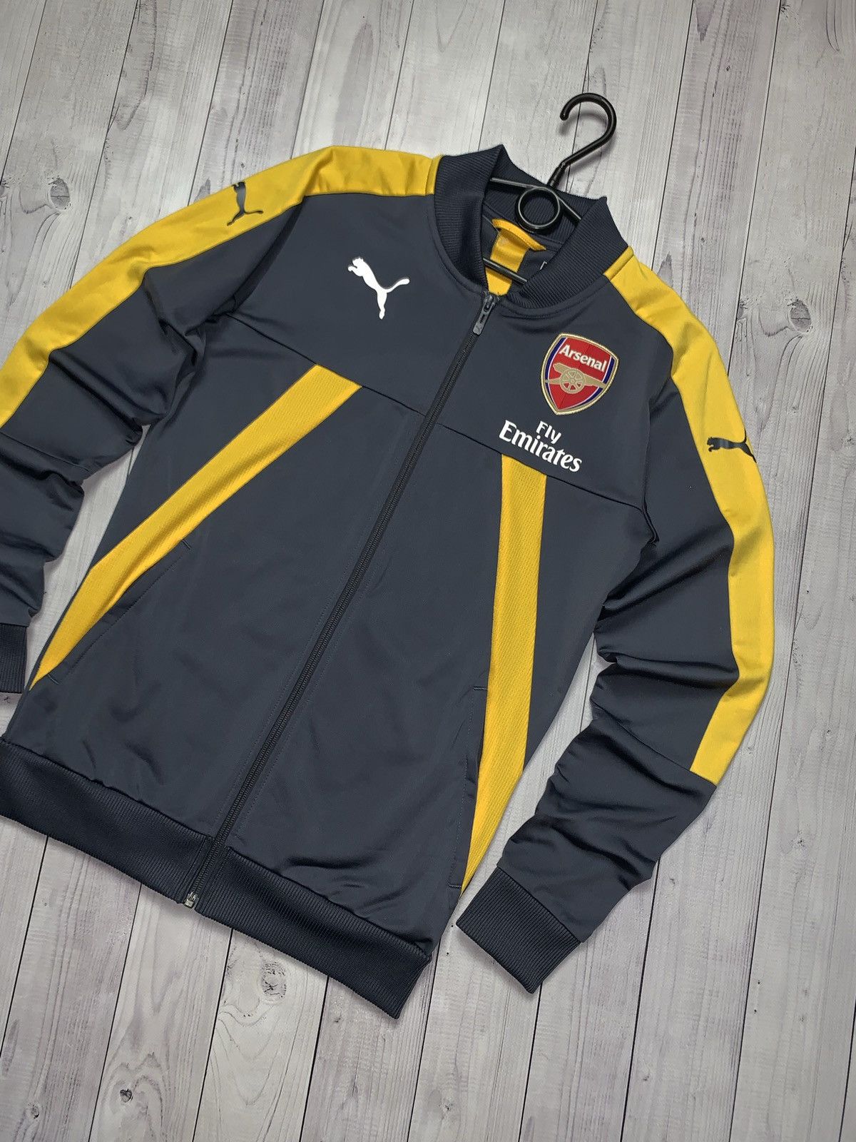 Puma × Vintage Vintage Arsenal track jacket puma size Xs yellow line rare Size US XS / EU 42 / 0 - 2 Thumbnail