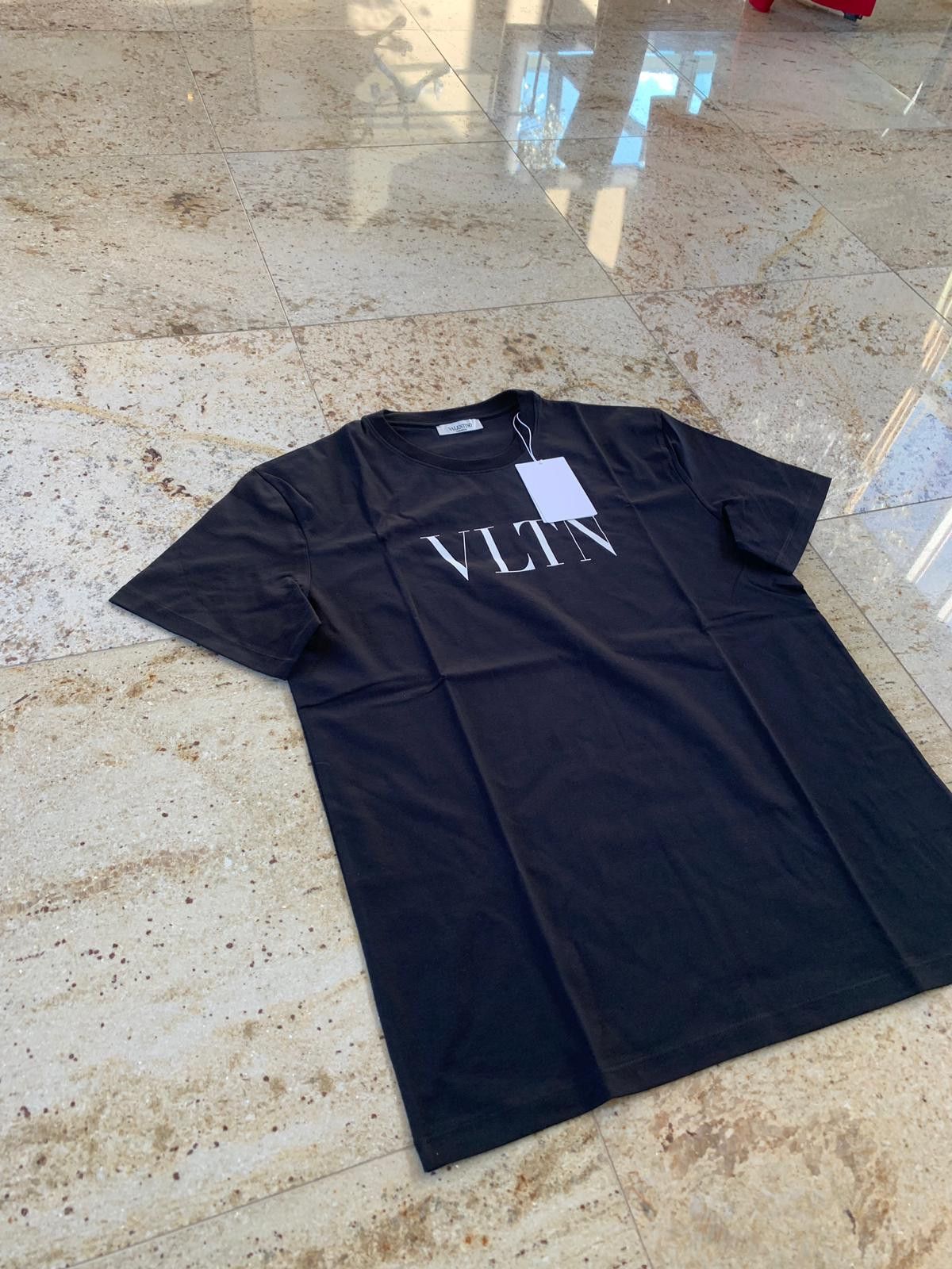 Valentino Logo Tee, SS in Black Size US S / EU 44-46 / 1 - 5 Thumbnail