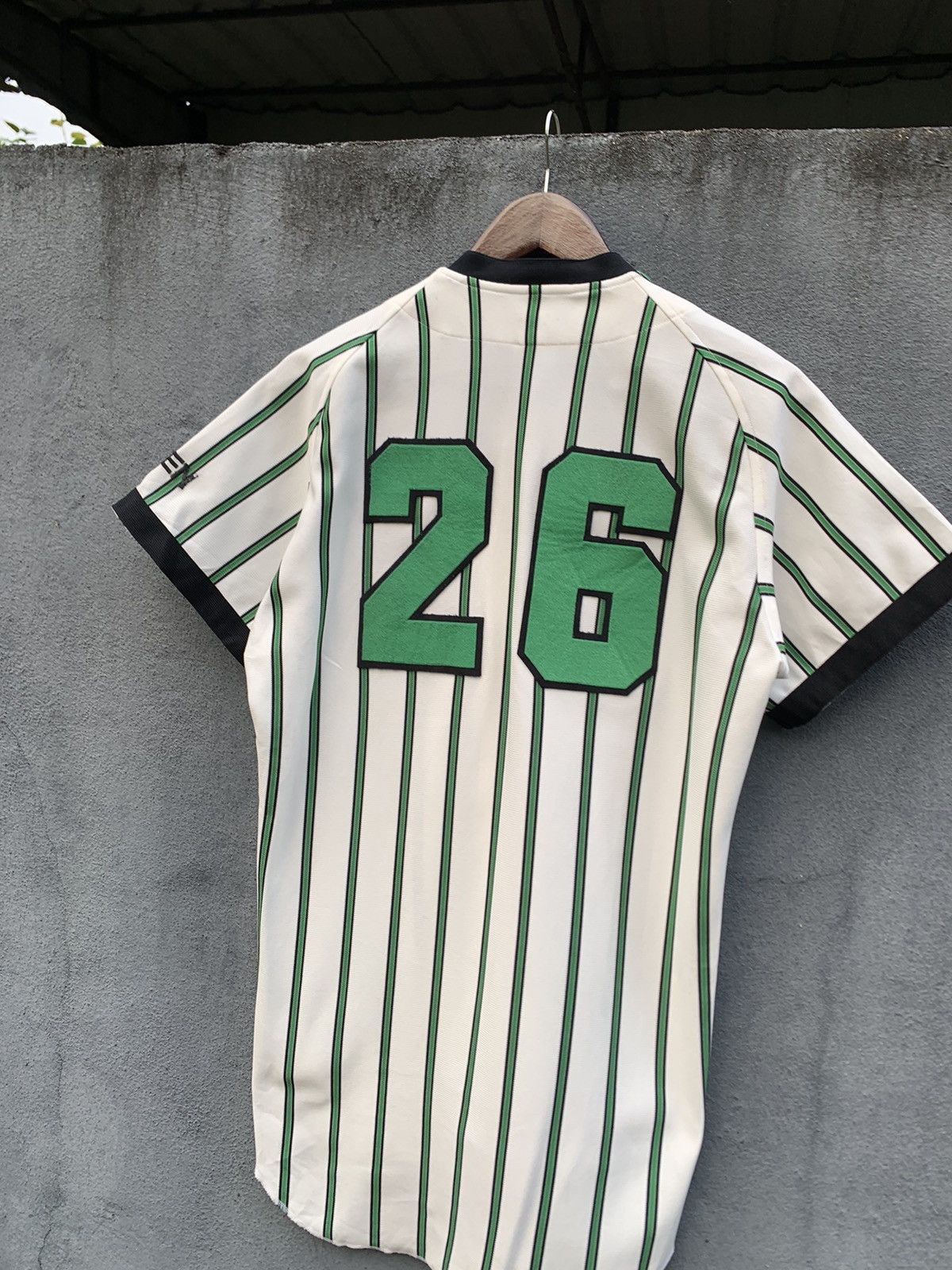 Descente ⚾️Vintage WINGS 26 Beautiful Striped Baseball Jersey Size US S / EU 44-46 / 1 - 8 Thumbnail