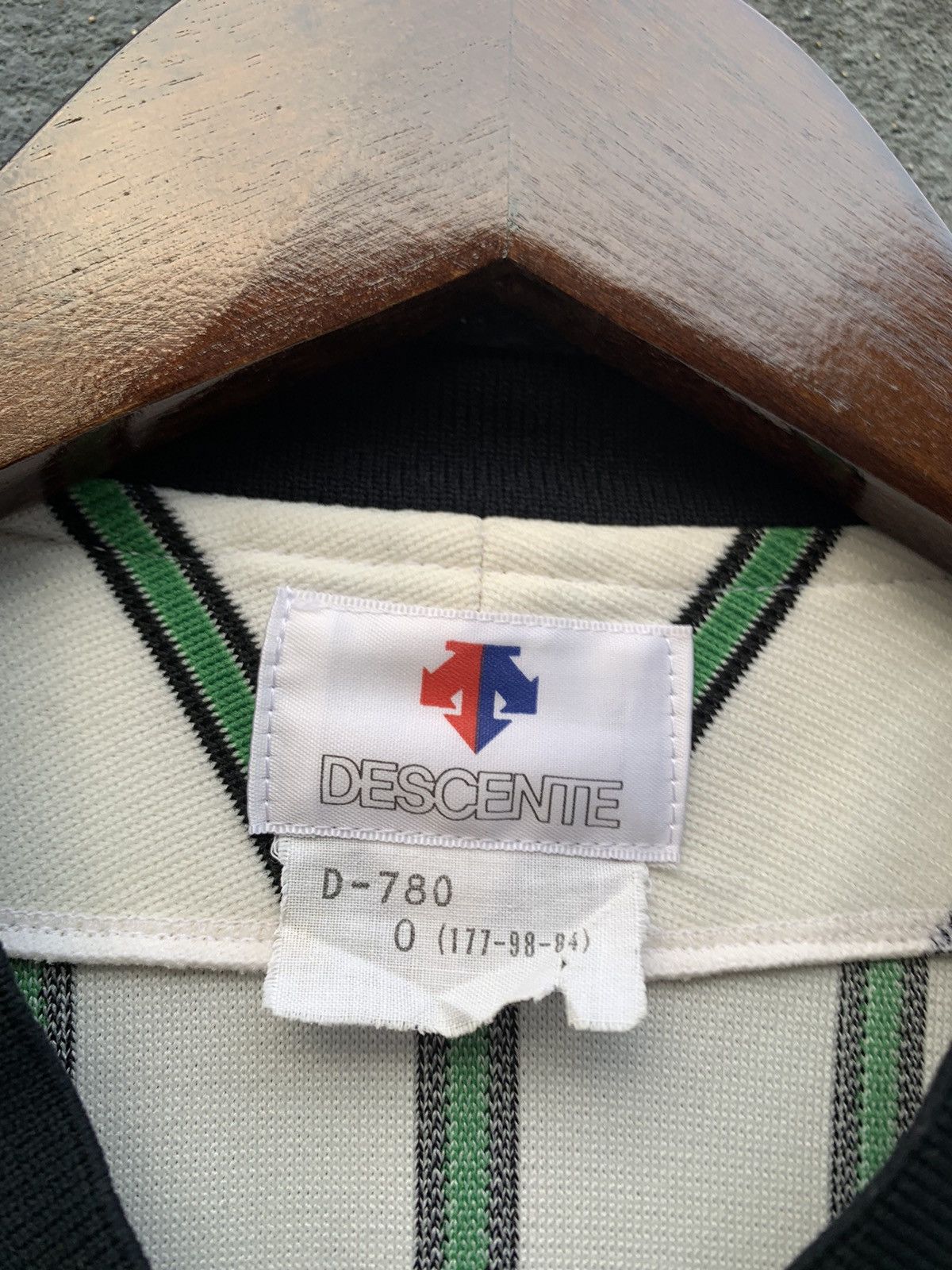 Descente ⚾️Vintage WINGS 26 Beautiful Striped Baseball Jersey Size US S / EU 44-46 / 1 - 10 Thumbnail