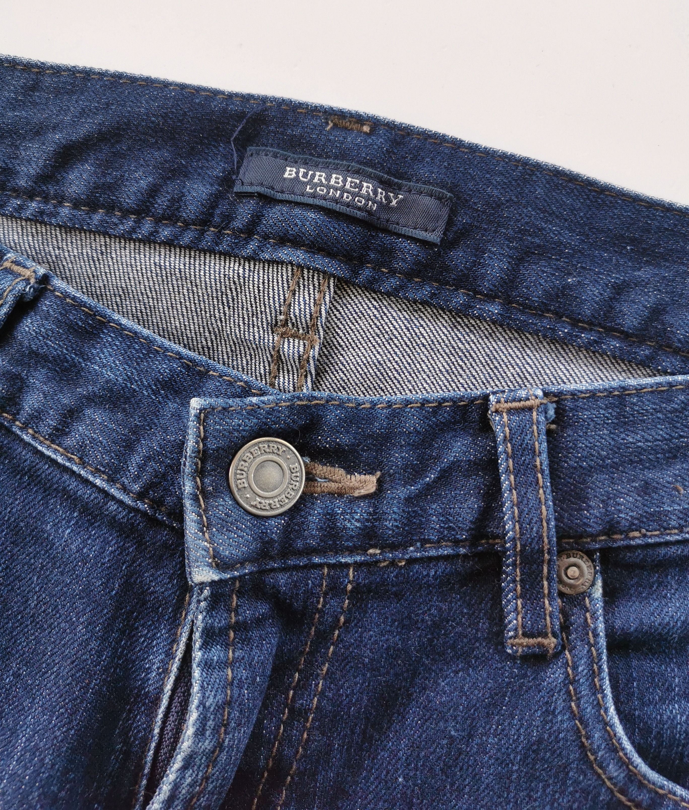 Burberry Burberry London Jeans Size US 30 / EU 46 - 2 Thumbnail