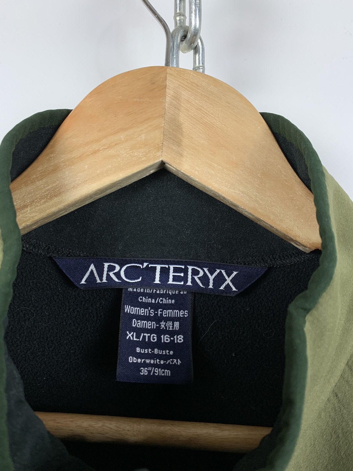 Arc'teryx Vintage Arcteryx Women’s Softshell Khaki Jacket Size XL / US 12-14 / IT 48-50 - 19 Thumbnail