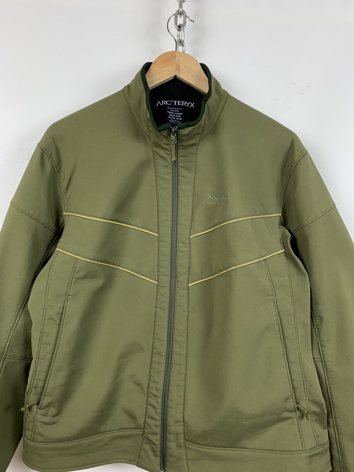 Arc'teryx Vintage Arcteryx Women’s Softshell Khaki Jacket Size XL / US 12-14 / IT 48-50 - 2 Thumbnail