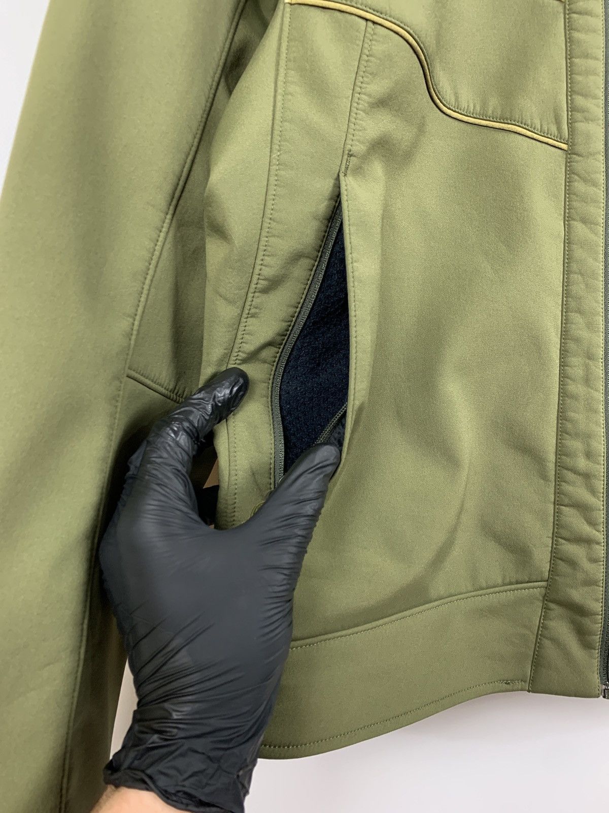Arc'teryx Vintage Arcteryx Women’s Softshell Khaki Jacket Size XL / US 12-14 / IT 48-50 - 14 Thumbnail