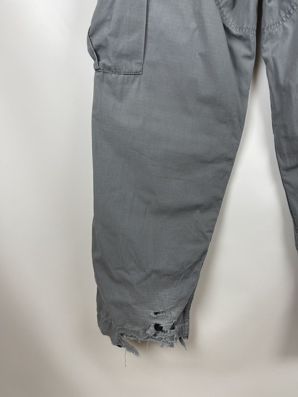 Carhartt Carhartt vintage distressed cargo pants travis Scott style Size US 32 / EU 48 - 13 Thumbnail