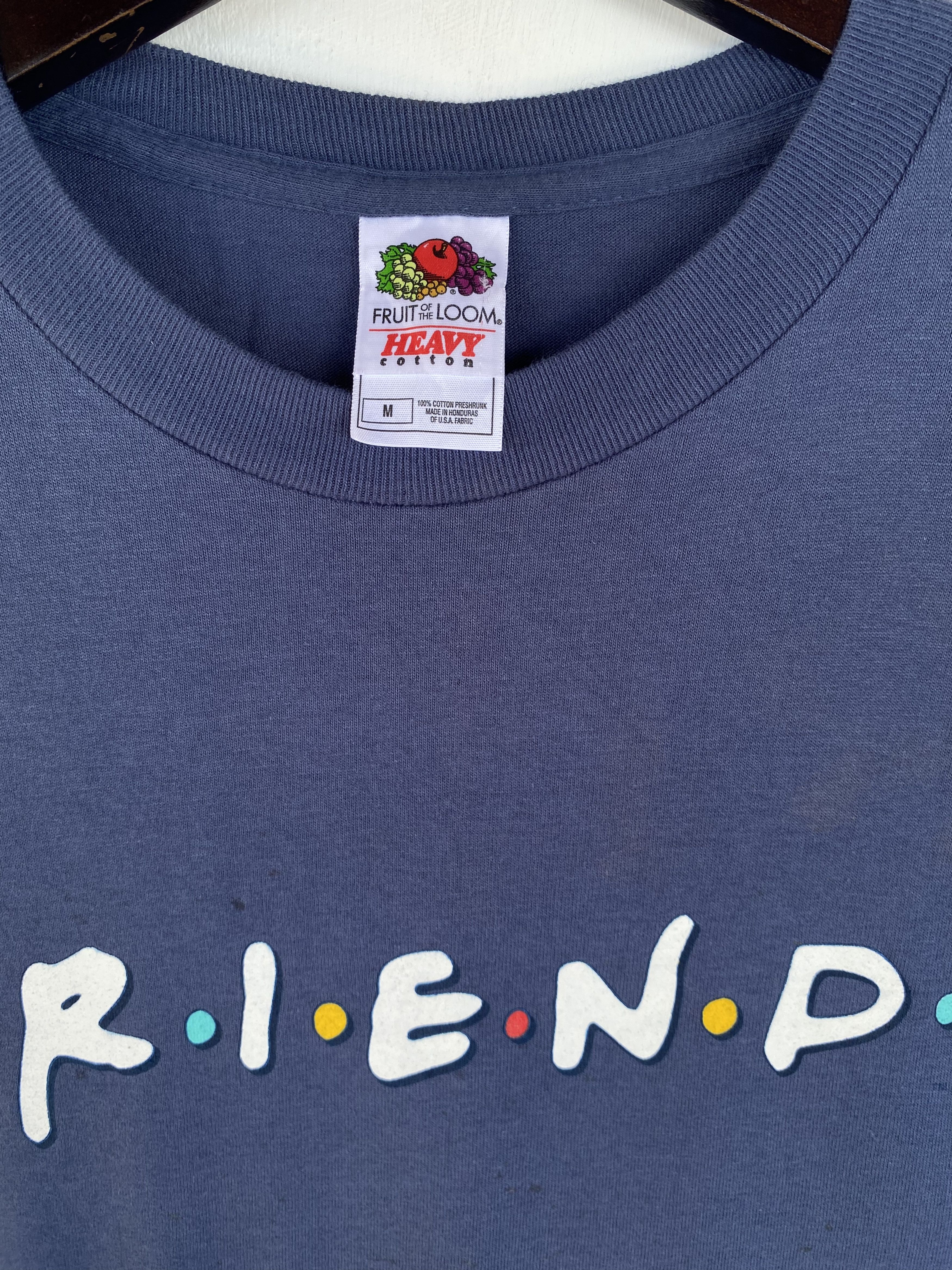 Vintage VINTAGE 90s FRIENDS American television sitcom series shirt Size US M / EU 48-50 / 2 - 4 Thumbnail