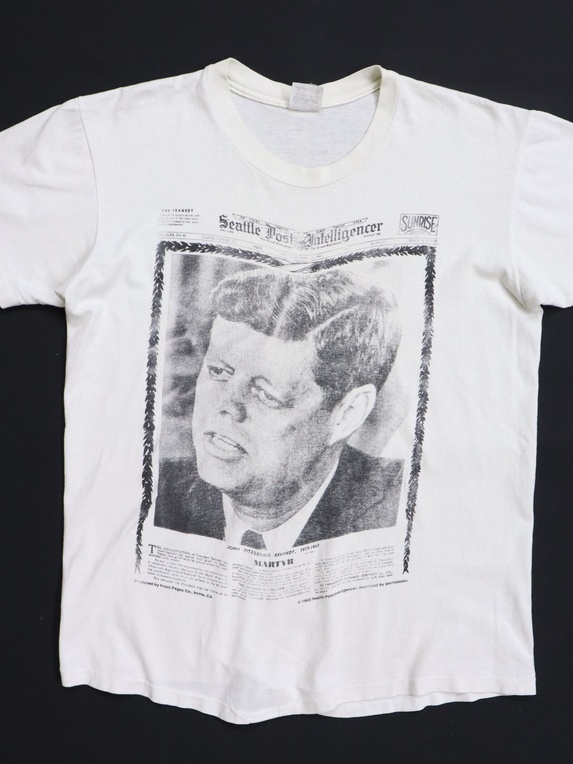 Vintage Vintage John F. Kennedy Newspaper Portrait Spellout Shirt Size US M / EU 48-50 / 2 - 1 Thumbnail