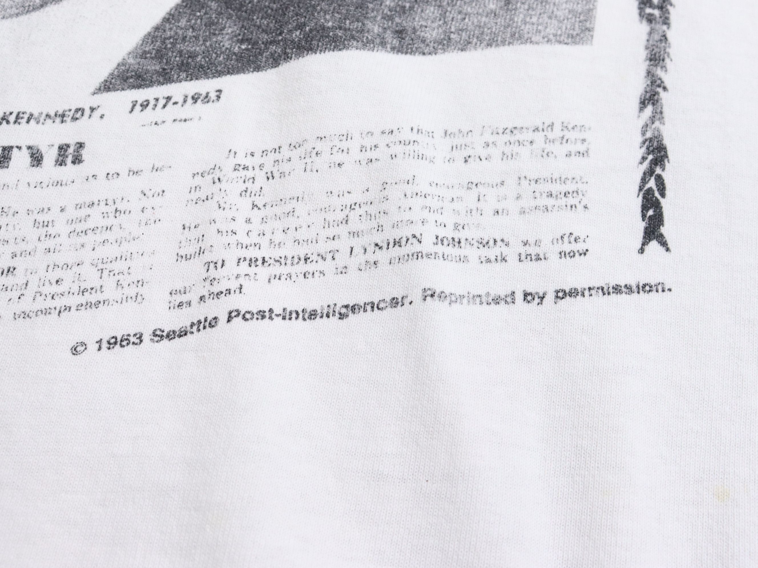 Vintage Vintage John F. Kennedy Newspaper Portrait Spellout Shirt Size US M / EU 48-50 / 2 - 17 Thumbnail