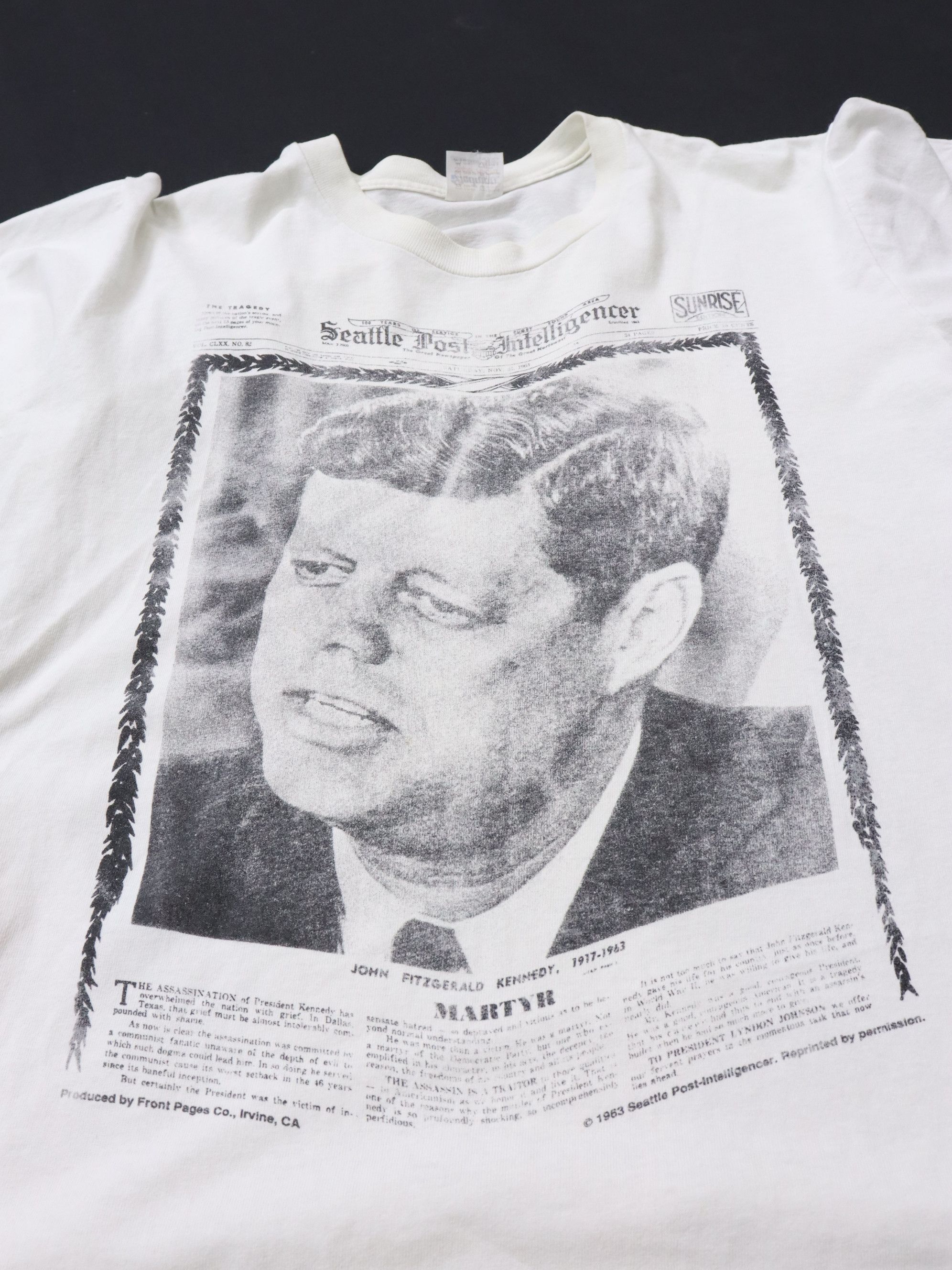 Vintage Vintage John F. Kennedy Newspaper Portrait Spellout Shirt Size US M / EU 48-50 / 2 - 7 Thumbnail