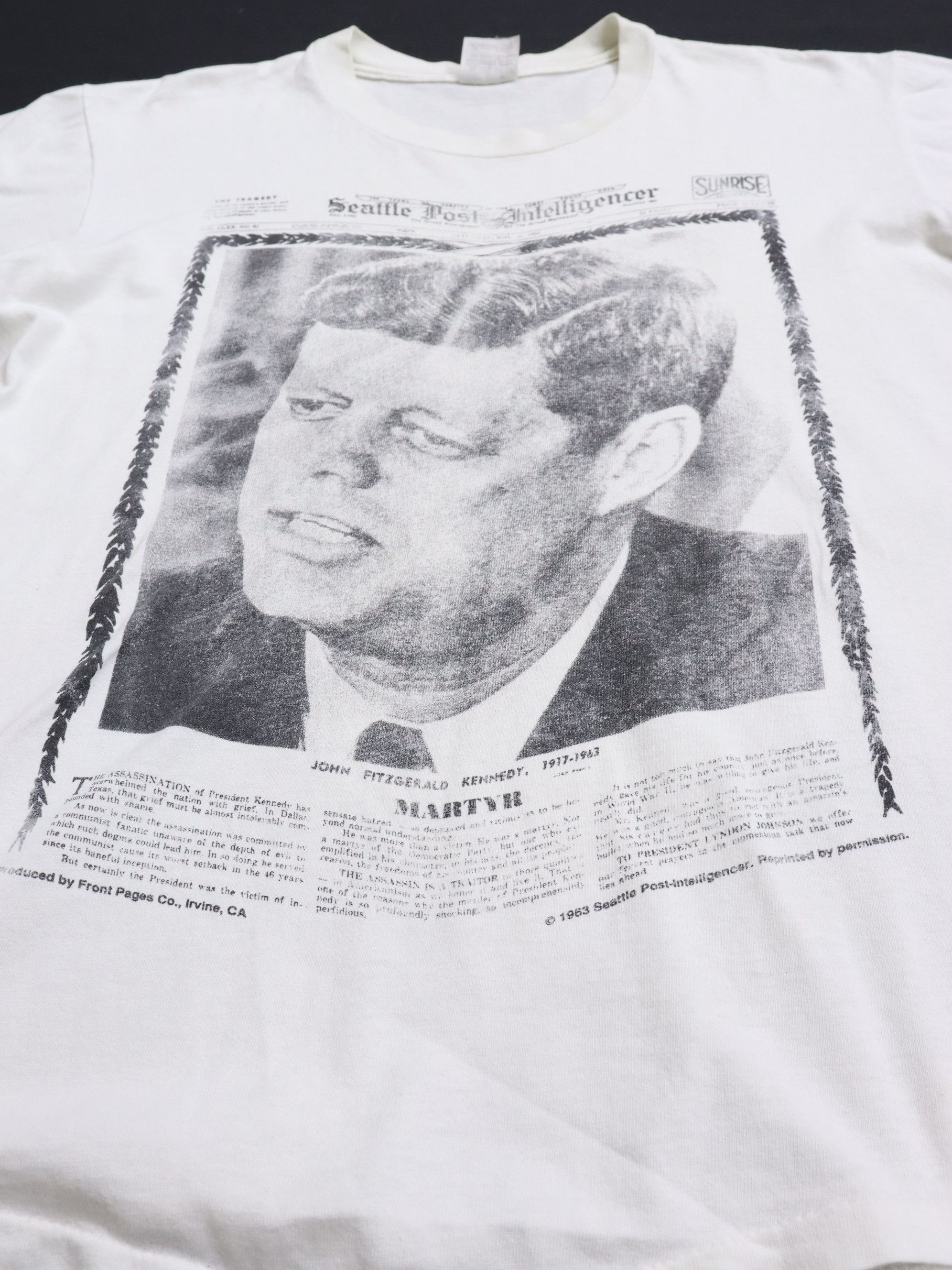 Vintage Vintage John F. Kennedy Newspaper Portrait Spellout Shirt Size US M / EU 48-50 / 2 - 6 Thumbnail