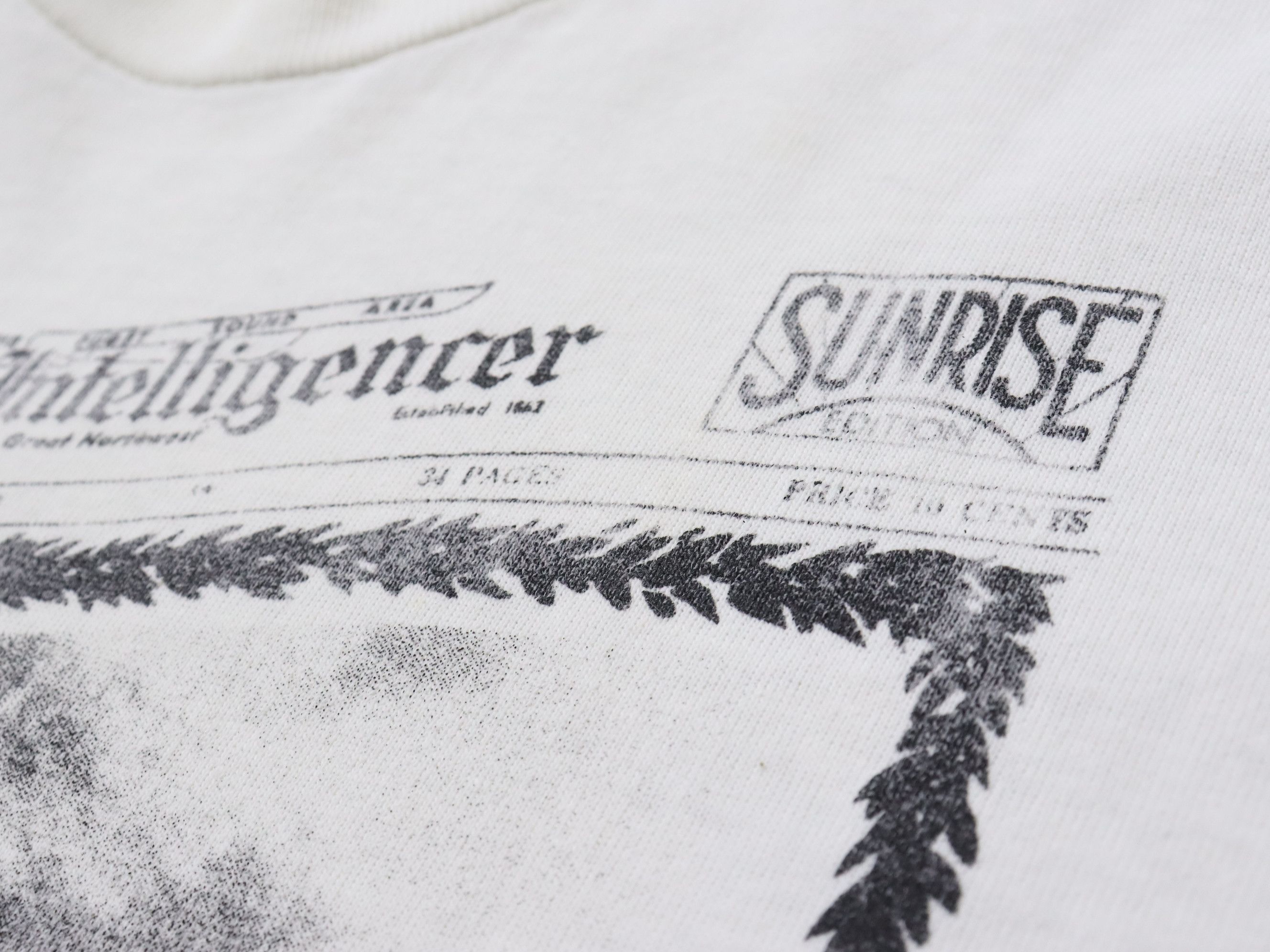 Vintage Vintage John F. Kennedy Newspaper Portrait Spellout Shirt Size US M / EU 48-50 / 2 - 12 Thumbnail