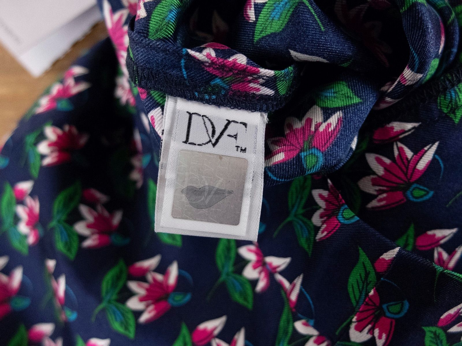 Diane von Furstenberg DIANE VON FURSTENBERG Leni floral navy silk pants trousers 6 Size 28" / US 6 / IT 42 - 7 Thumbnail