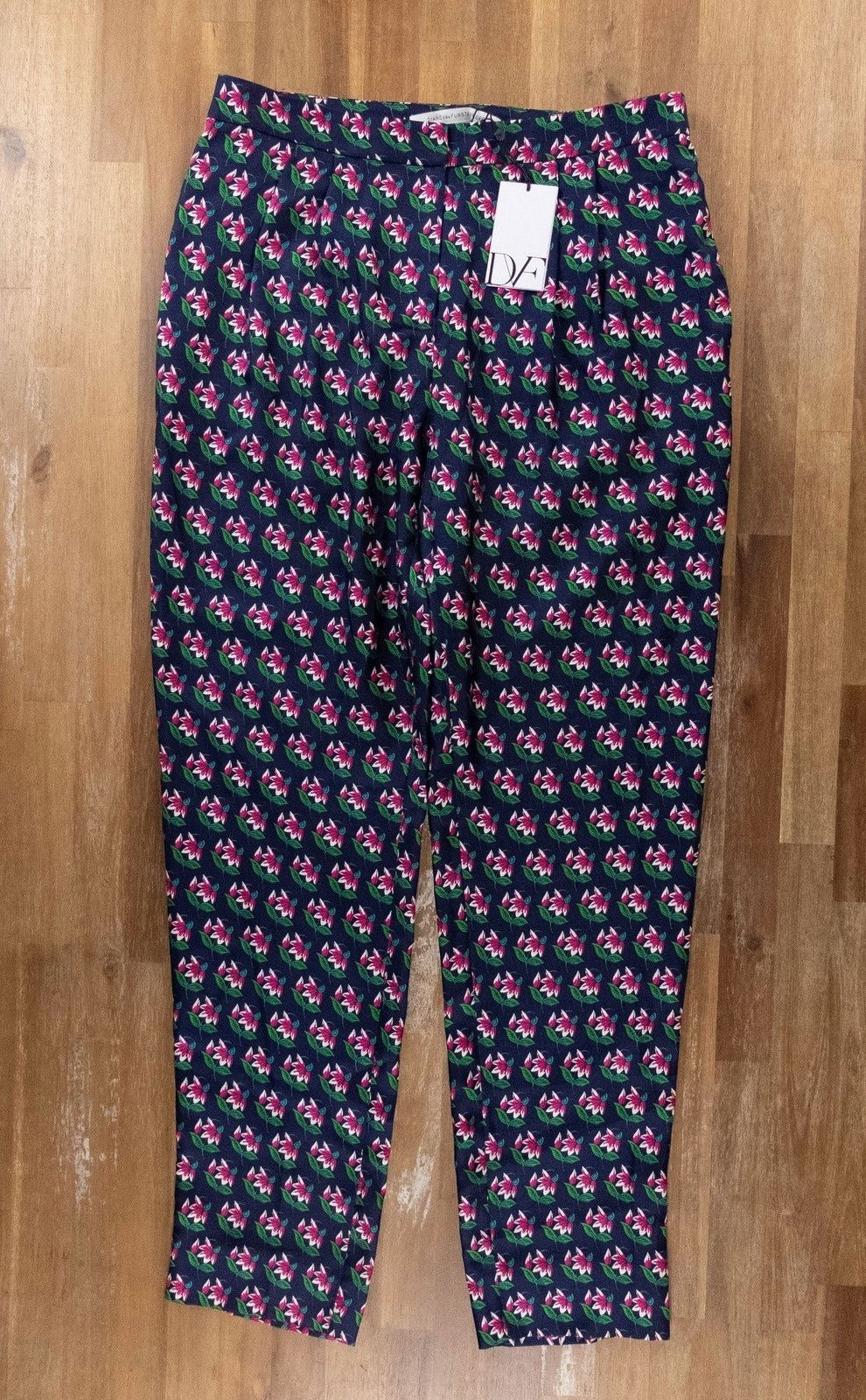 Diane von Furstenberg DIANE VON FURSTENBERG Leni floral navy silk pants trousers 6 Size 28" / US 6 / IT 42 - 1 Thumbnail