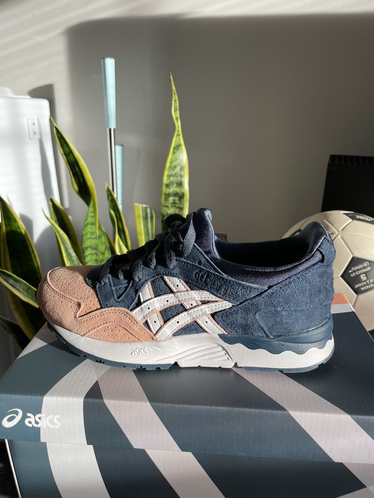 Kith x Asics Gel-Lyte V Salmon Toe Size