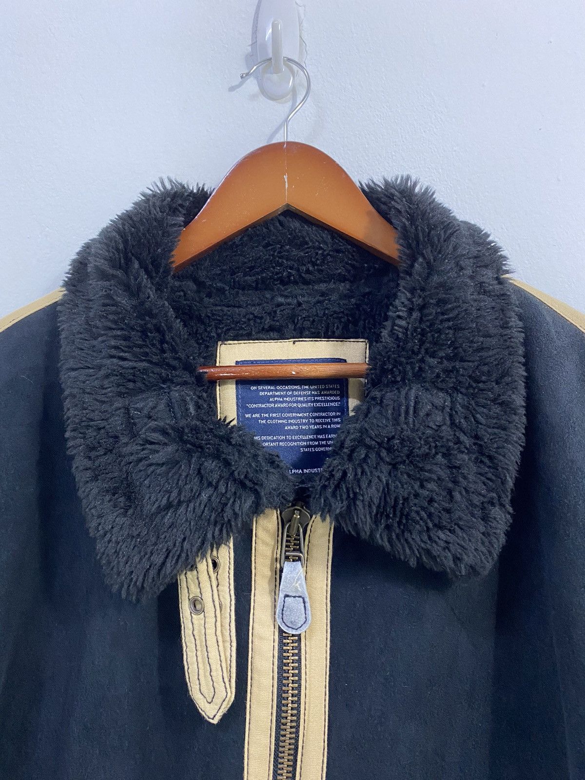 Alpha Industries Alpha Industries Sherpa B3 Flight Bomber Jacket Design Size US XXL / EU 58 / 5 - 4 Thumbnail