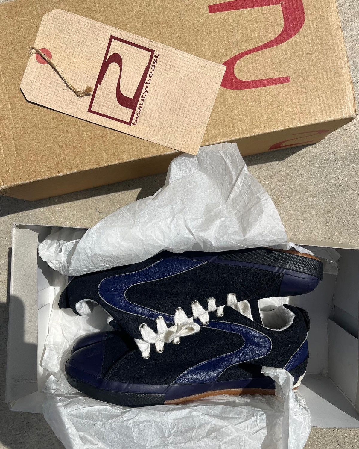 Beauty Beast beauty:beast "also" tabi sneakers (second pair) Size US 7 / EU 40 - 3 Thumbnail