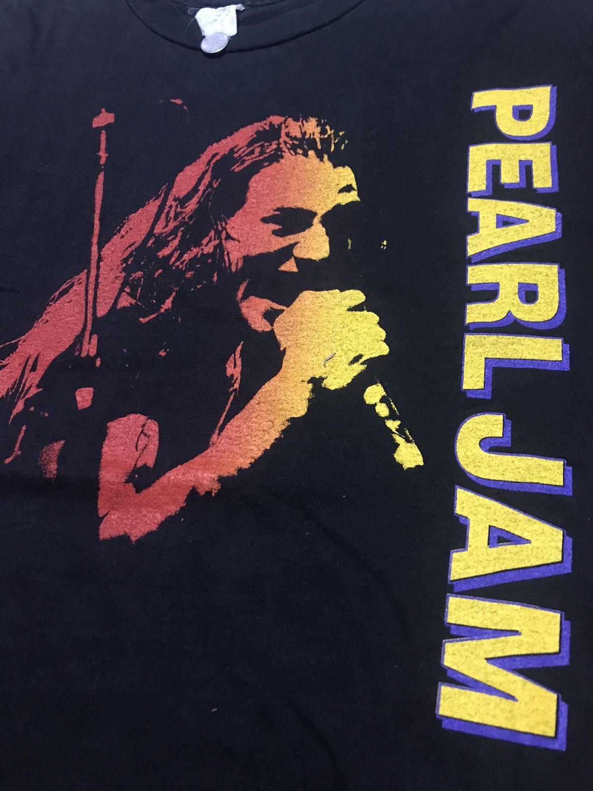 Band Tees × Vintage Vintage 90s PEARL JAM Eddie Vedder Grunge Band Tee Shirt Size US XL / EU 56 / 4 - 2 Thumbnail