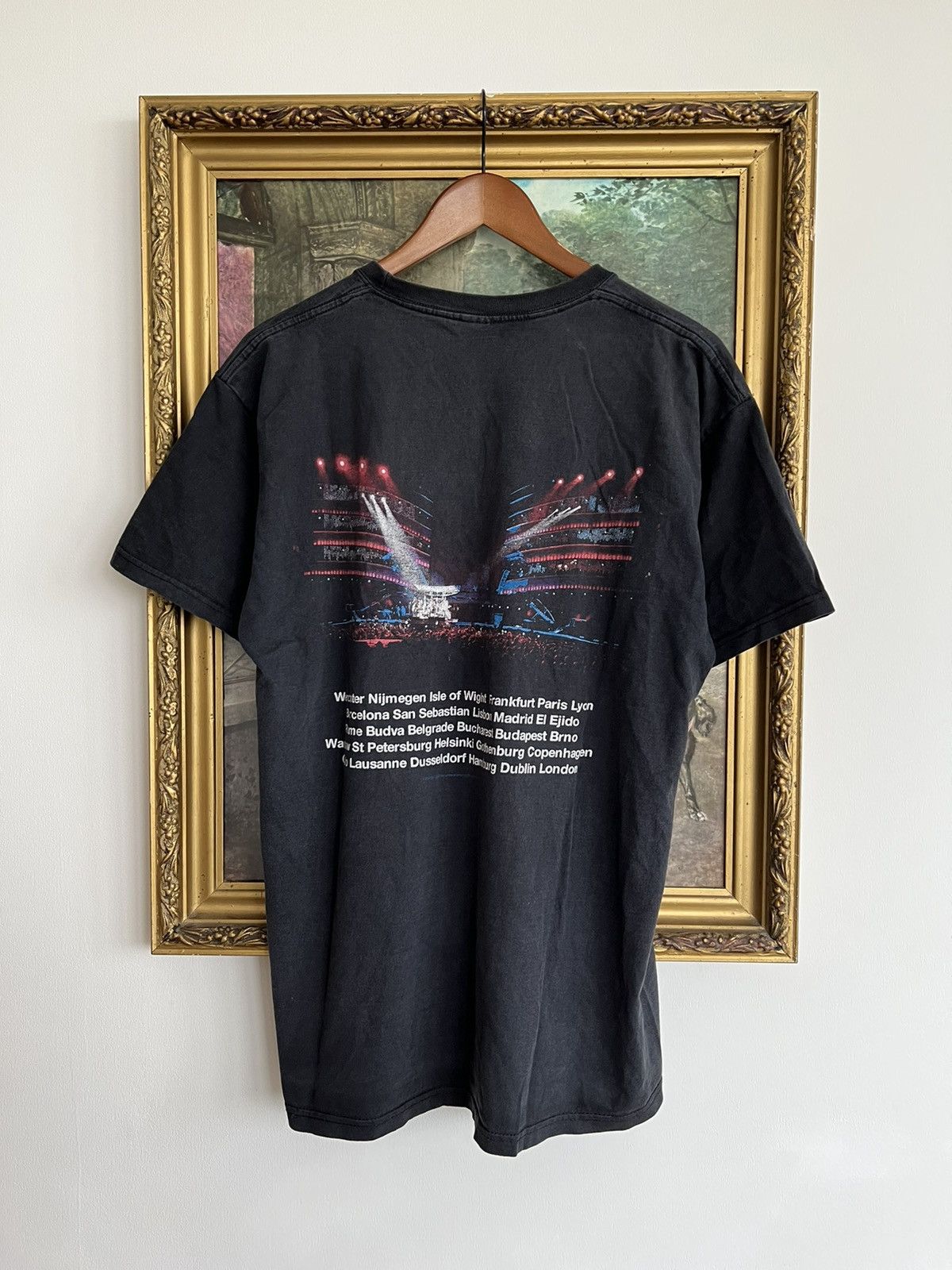 Band Tees Vintage 2000s The Rolling Stones Black Tee (Pink Floyd) Size US L / EU 52-54 / 3 - 2 Thumbnail