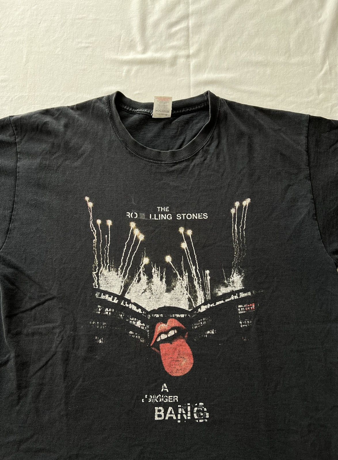 Band Tees Vintage 2000s The Rolling Stones Black Tee (Pink Floyd) Size US L / EU 52-54 / 3 - 3 Thumbnail