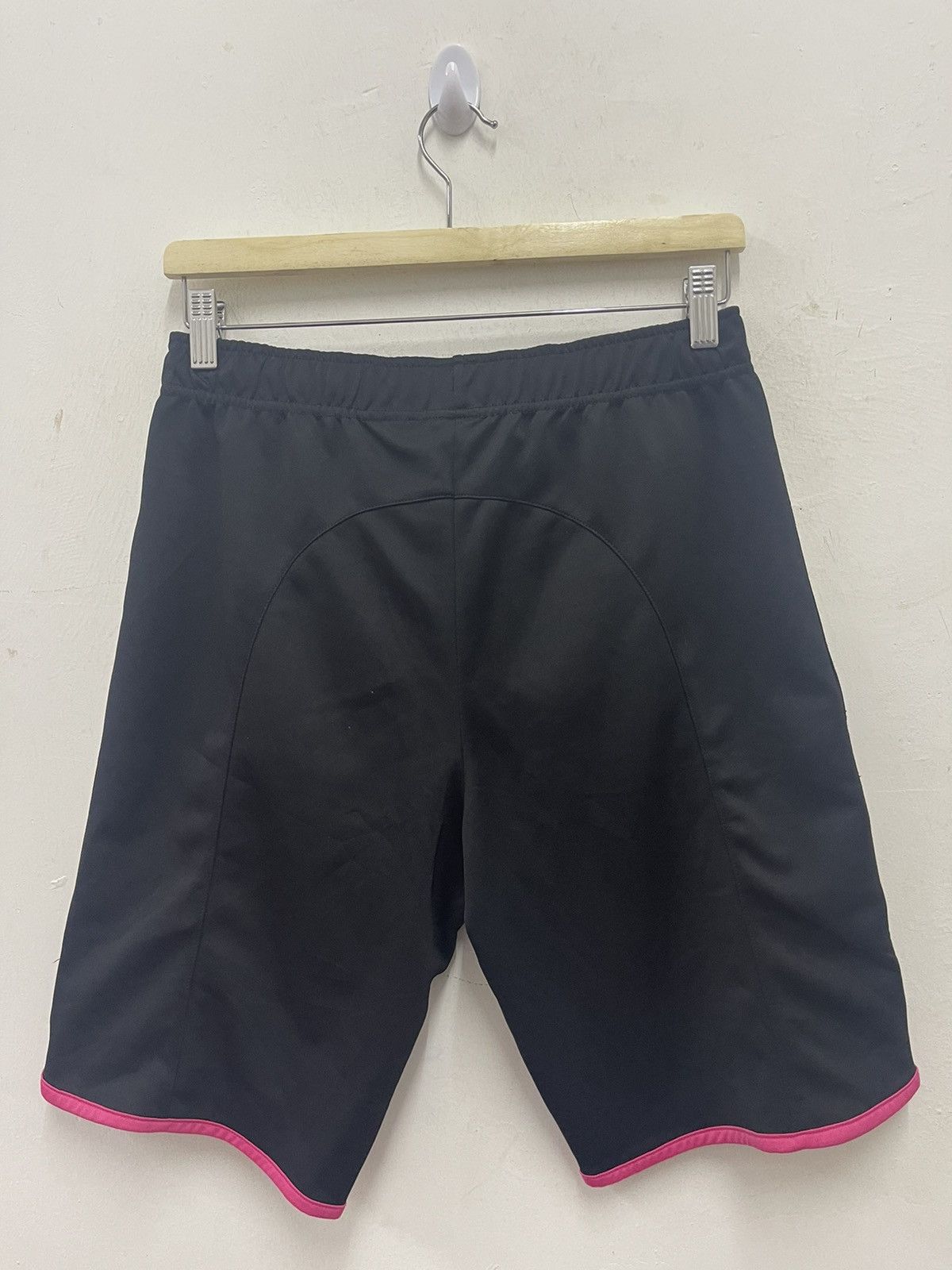 Nike Rare NIKE Swoosh Side Taped Short Size US 32 / EU 48 - 5 Thumbnail