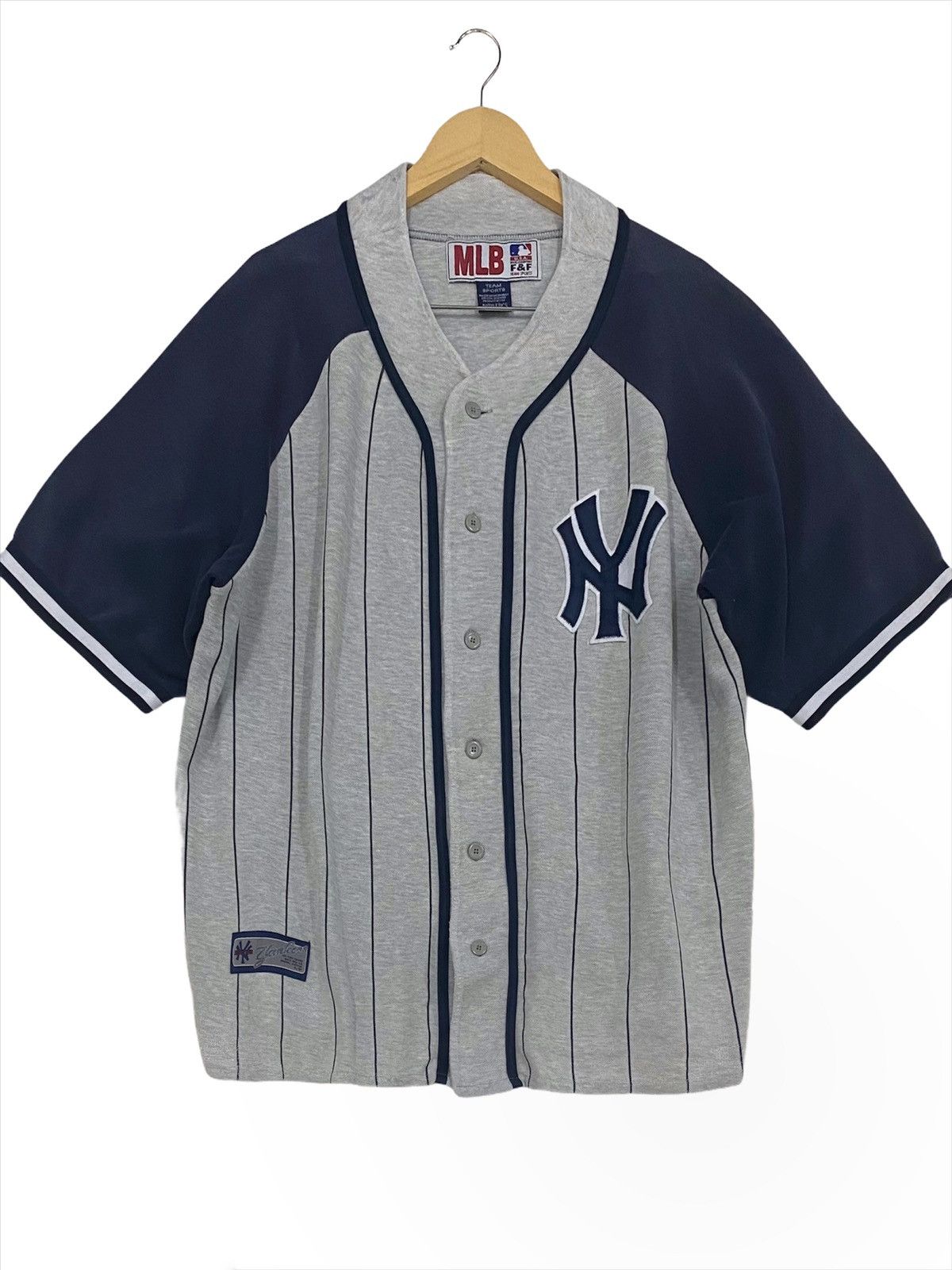 MAJESTIC Genuine Merchandise MLB New York Yankees Jersey Gray Men Medium  LikeNew