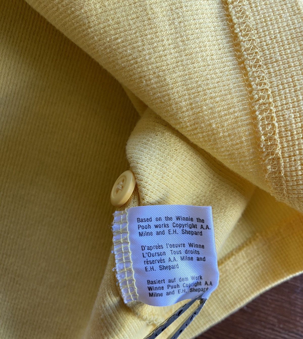 Disney Vintage 90’s Winnie the Pooh Textured Henley Ringer Tee Size US S / EU 44-46 / 1 - 10 Thumbnail