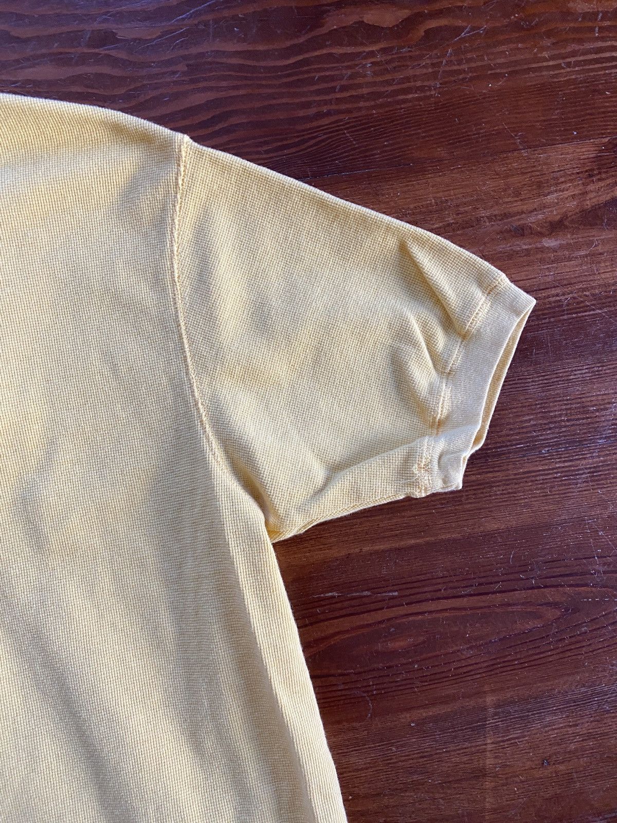 Disney Vintage 90’s Winnie the Pooh Textured Henley Ringer Tee Size US S / EU 44-46 / 1 - 12 Thumbnail