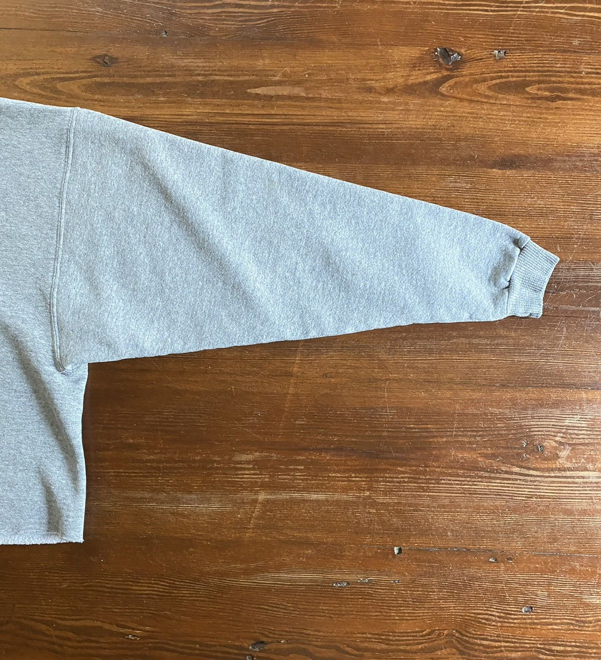 NCAA Vintage 90’s UConn Huskies Cropped Crewneck Sweatshirt Size L / US 10 / IT 46 - 14 Thumbnail