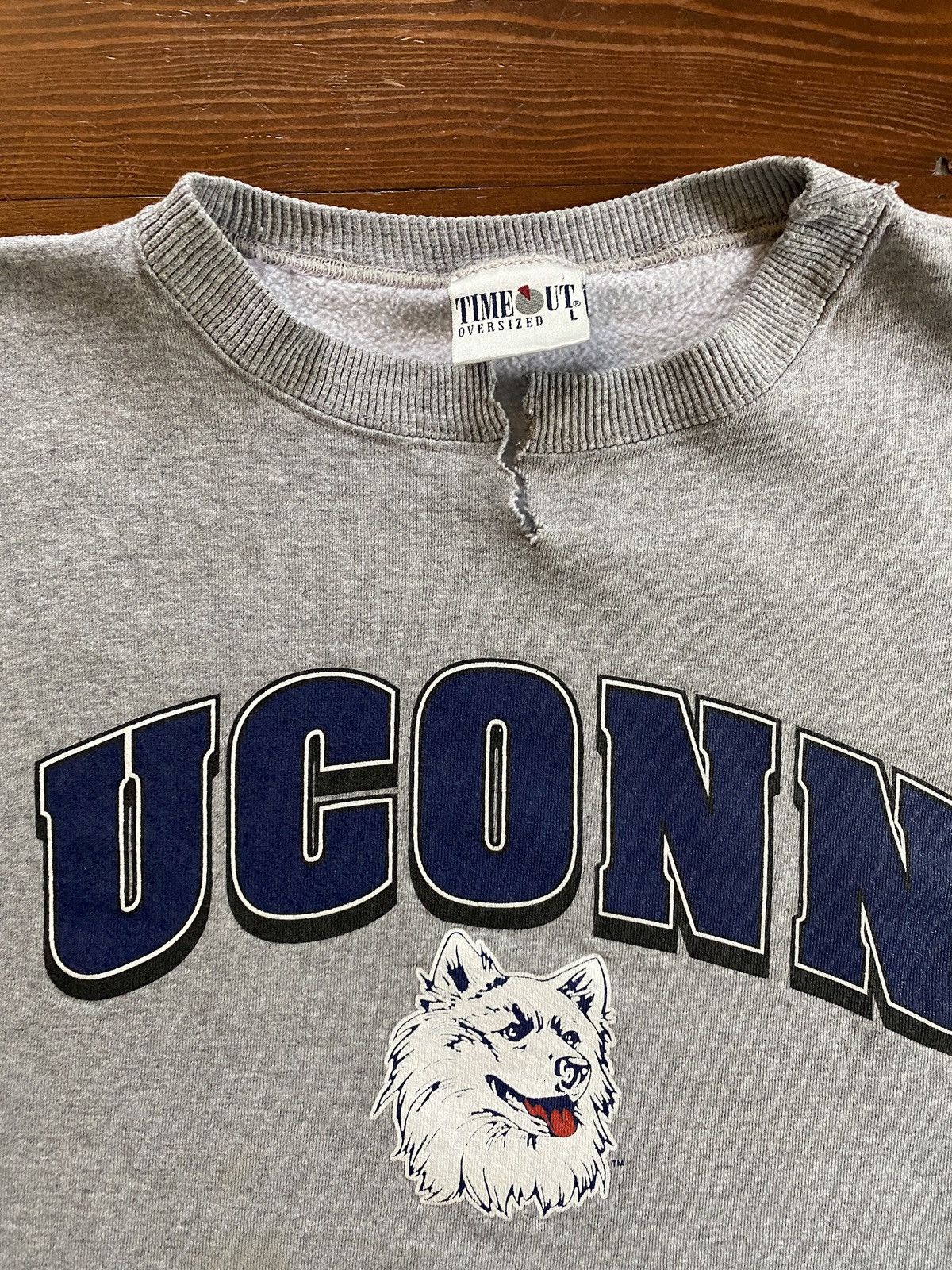 NCAA Vintage 90’s UConn Huskies Cropped Crewneck Sweatshirt Size L / US 10 / IT 46 - 6 Thumbnail