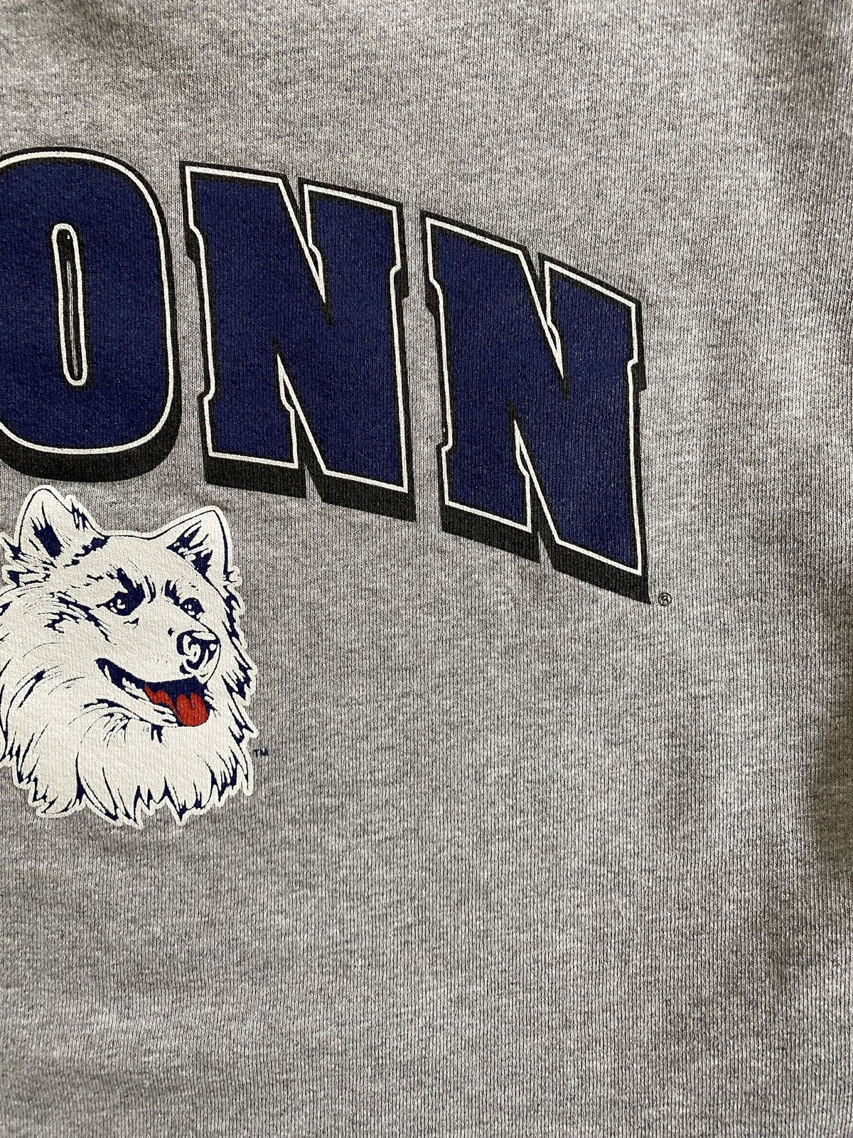 NCAA Vintage 90’s UConn Huskies Cropped Crewneck Sweatshirt Size L / US 10 / IT 46 - 5 Thumbnail