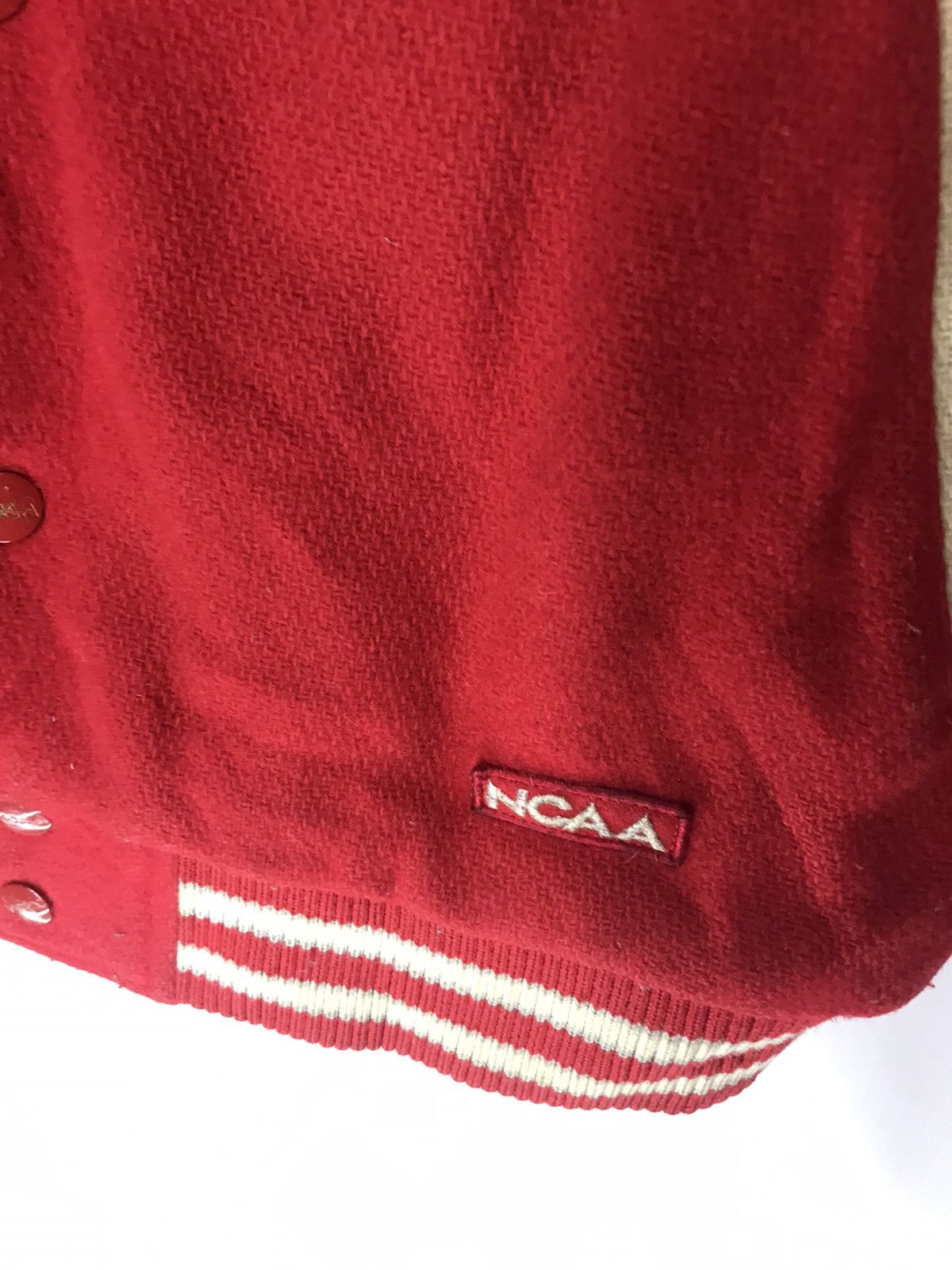 Descente × NCAA × Vintage Vintage ncaa varsity jacket by descente Size US L / EU 52-54 / 3 - 4 Thumbnail