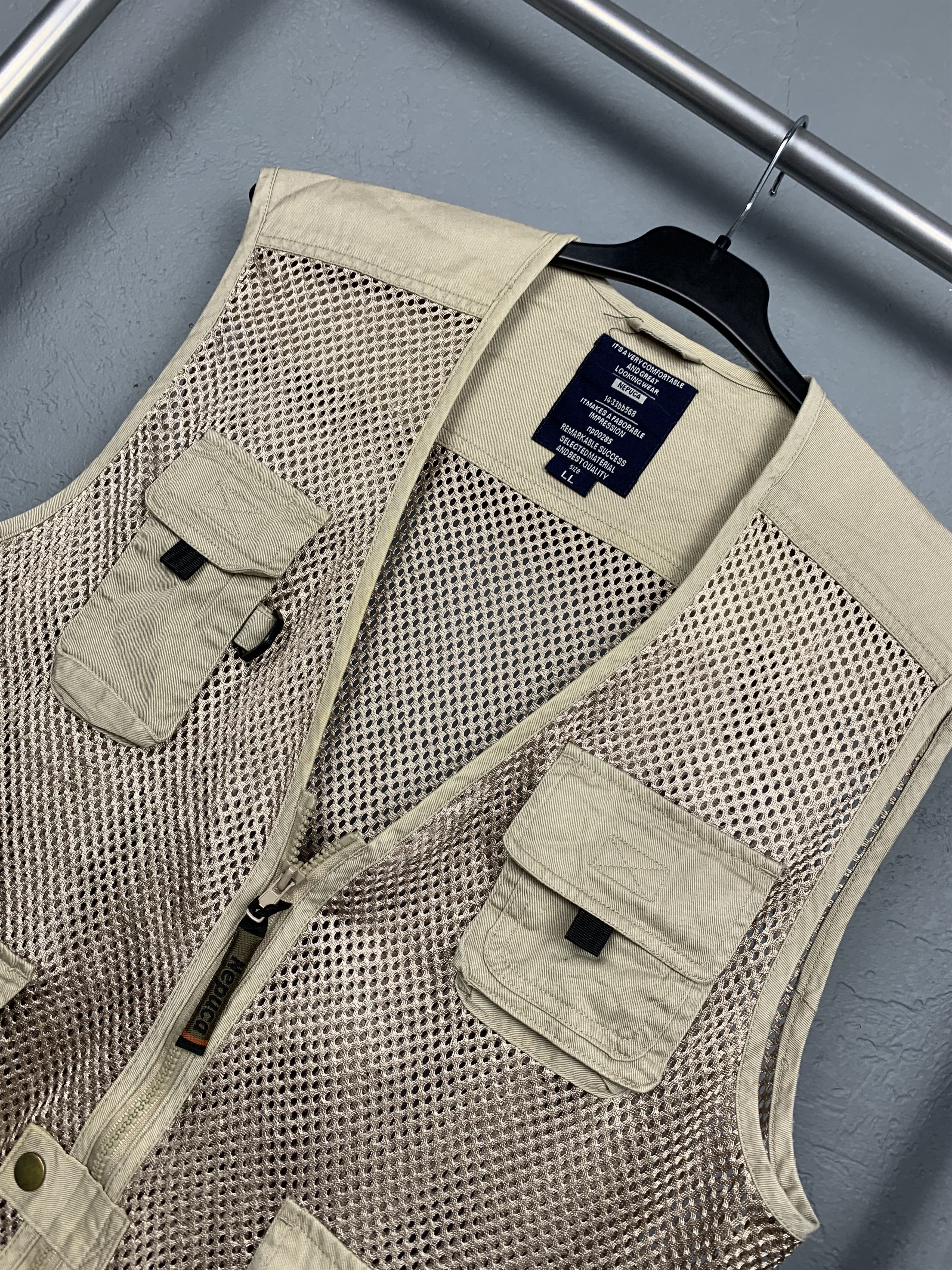 Japanese Brand Multipocket Mesh Vest Fishing Gear Size US L / EU 52-54 / 3 - 2 Thumbnail