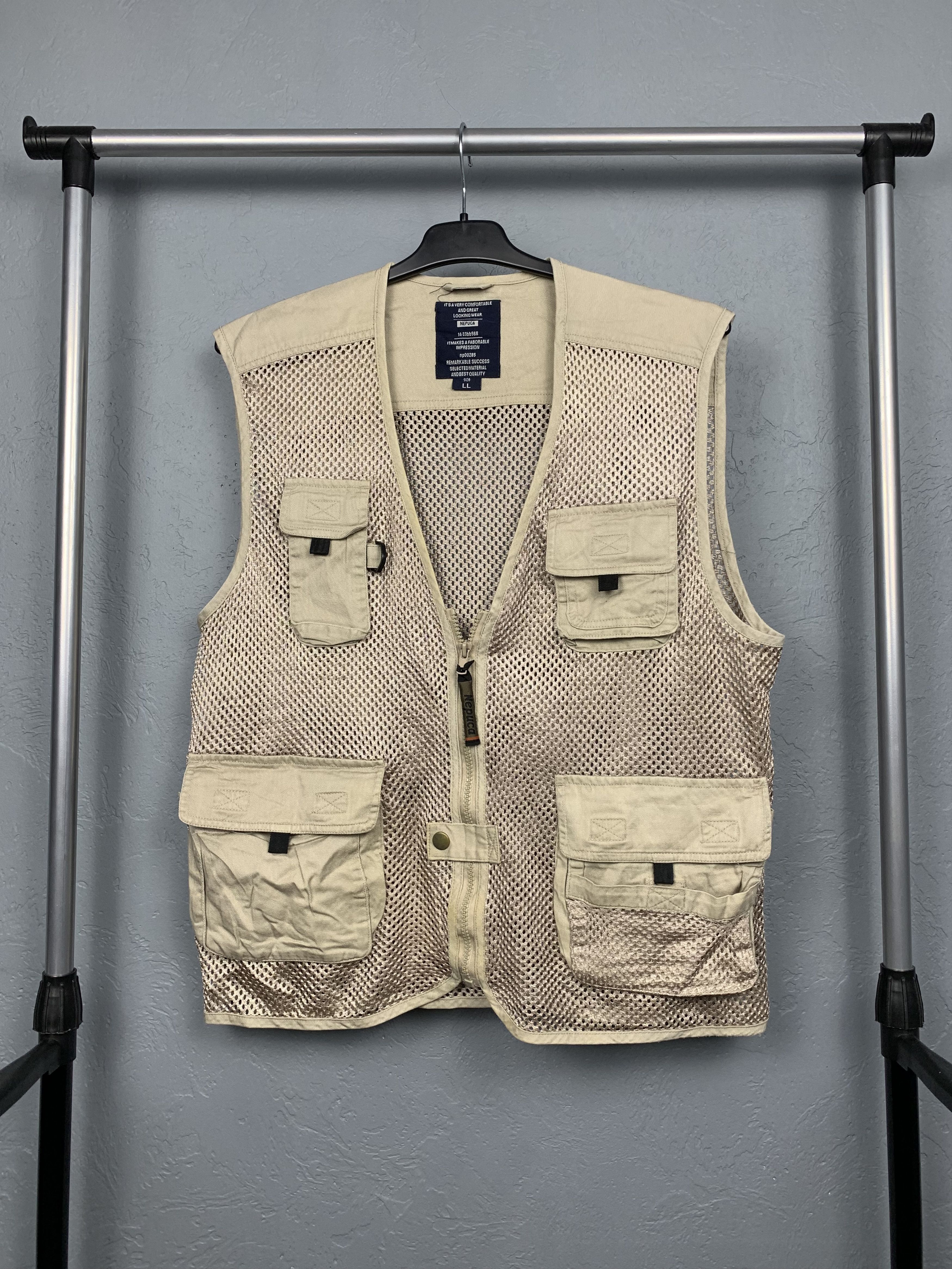 Japanese Brand Multipocket Mesh Vest Fishing Gear Size US L / EU 52-54 / 3 - 1 Thumbnail