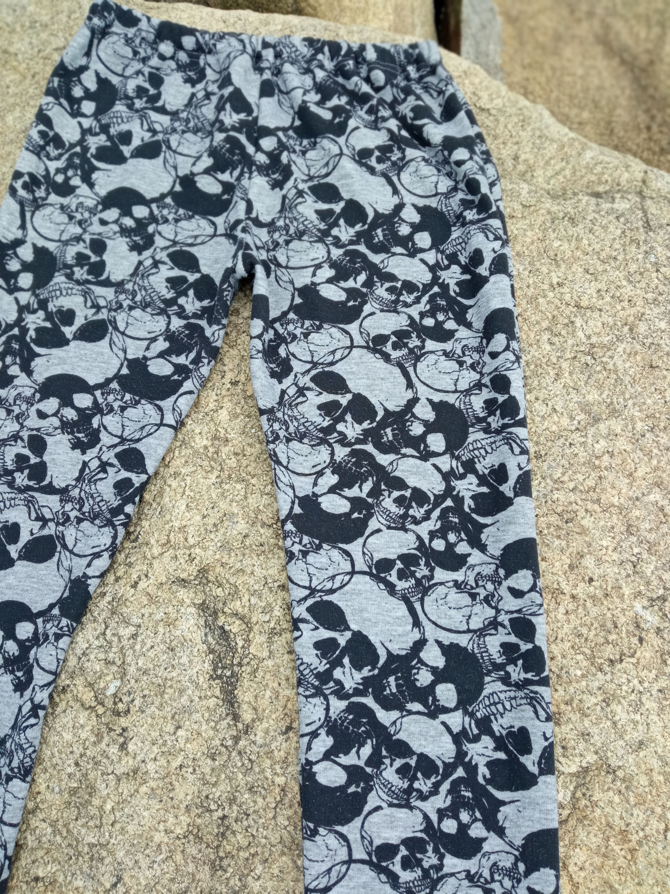 Japanese Brand Skull Full Printed Legging Size 28" / US 6 / IT 42 - 3 Thumbnail