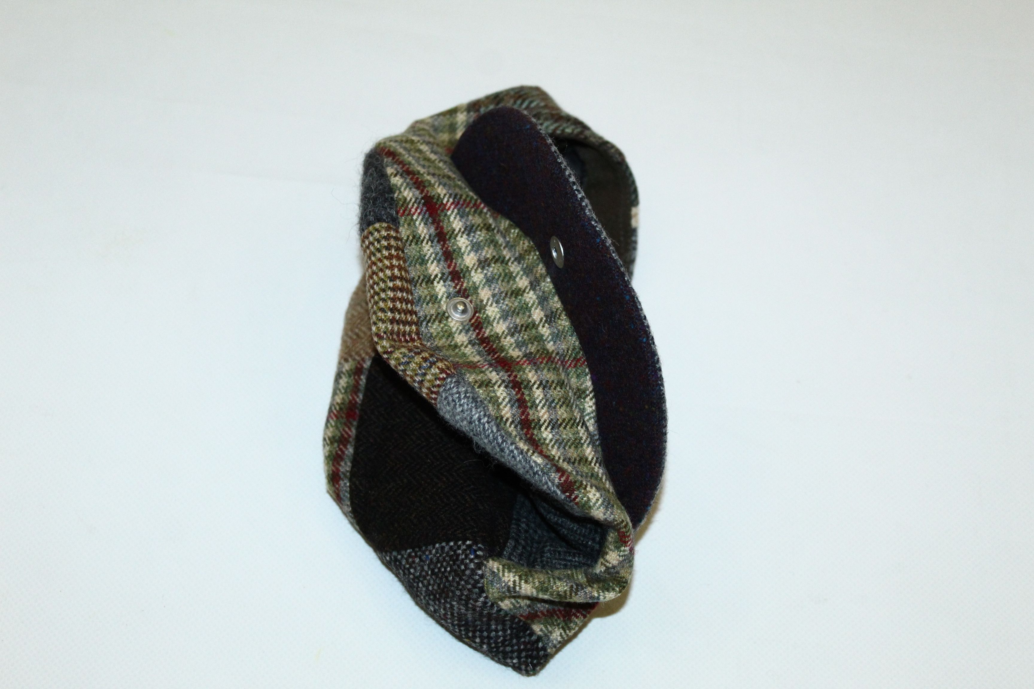 Donegal Tweed 💥Rare💥Hanna Hats of Donegal Tweed Patchwork Handcraft Cap Size ONE SIZE - 7 Thumbnail