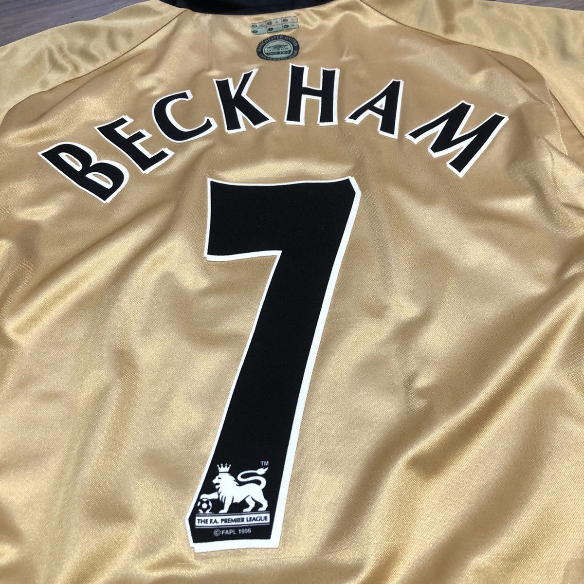 Manchester United 01/02 centenary reversible shirt 7 Beckham