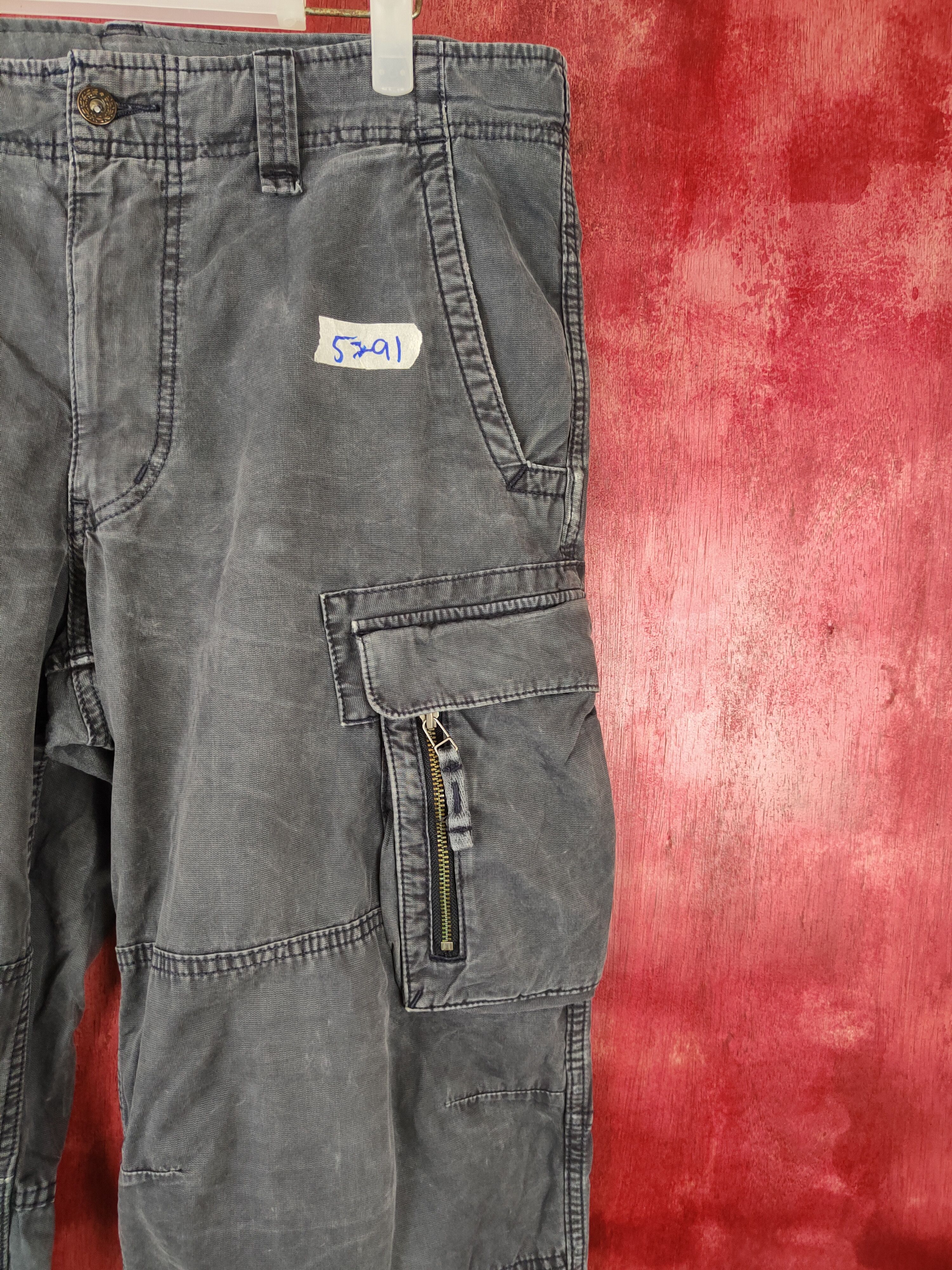 Japanese Brand × Vintage Uniqlo Dark Blue Multi Pocket Tactical Cargo Pants #5291 Size US 35 - 5 Thumbnail