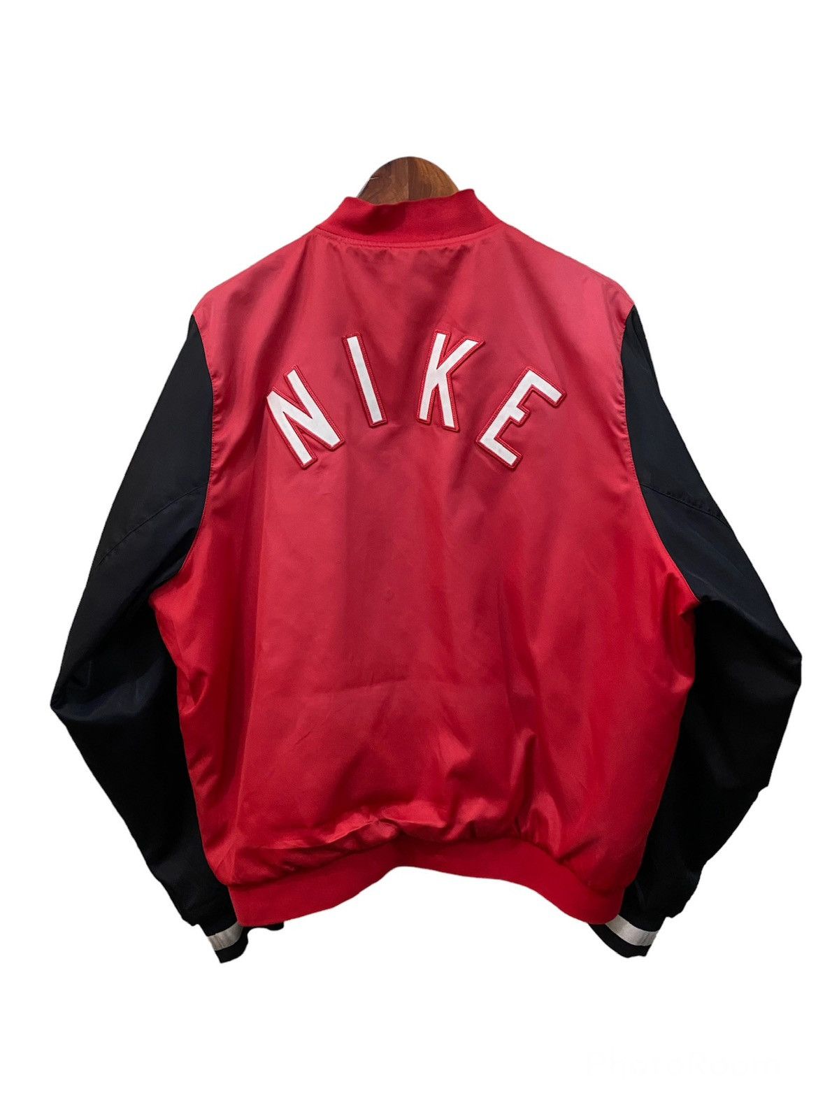 varsity leather nike
