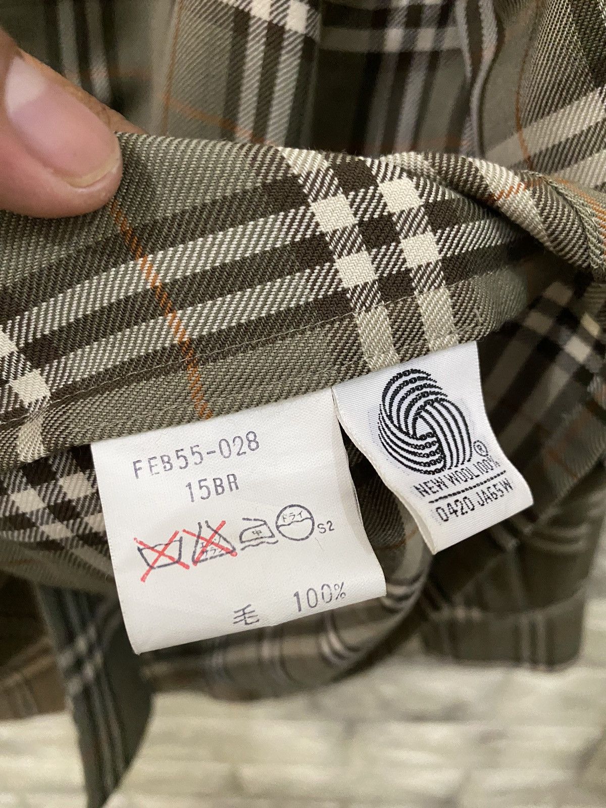 Burberry × Vintage Vintage Burberrys Beige Novacheck Button Size M / US 6-8 / IT 42-44 - 11 Thumbnail
