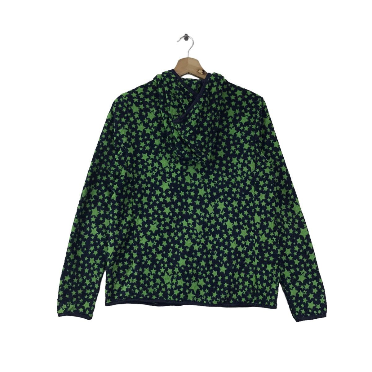 Uniqlo UNIQLO Green Stars Overprint Fleece Hoodiebi Size US XL / EU 56 / 4 - 6 Thumbnail