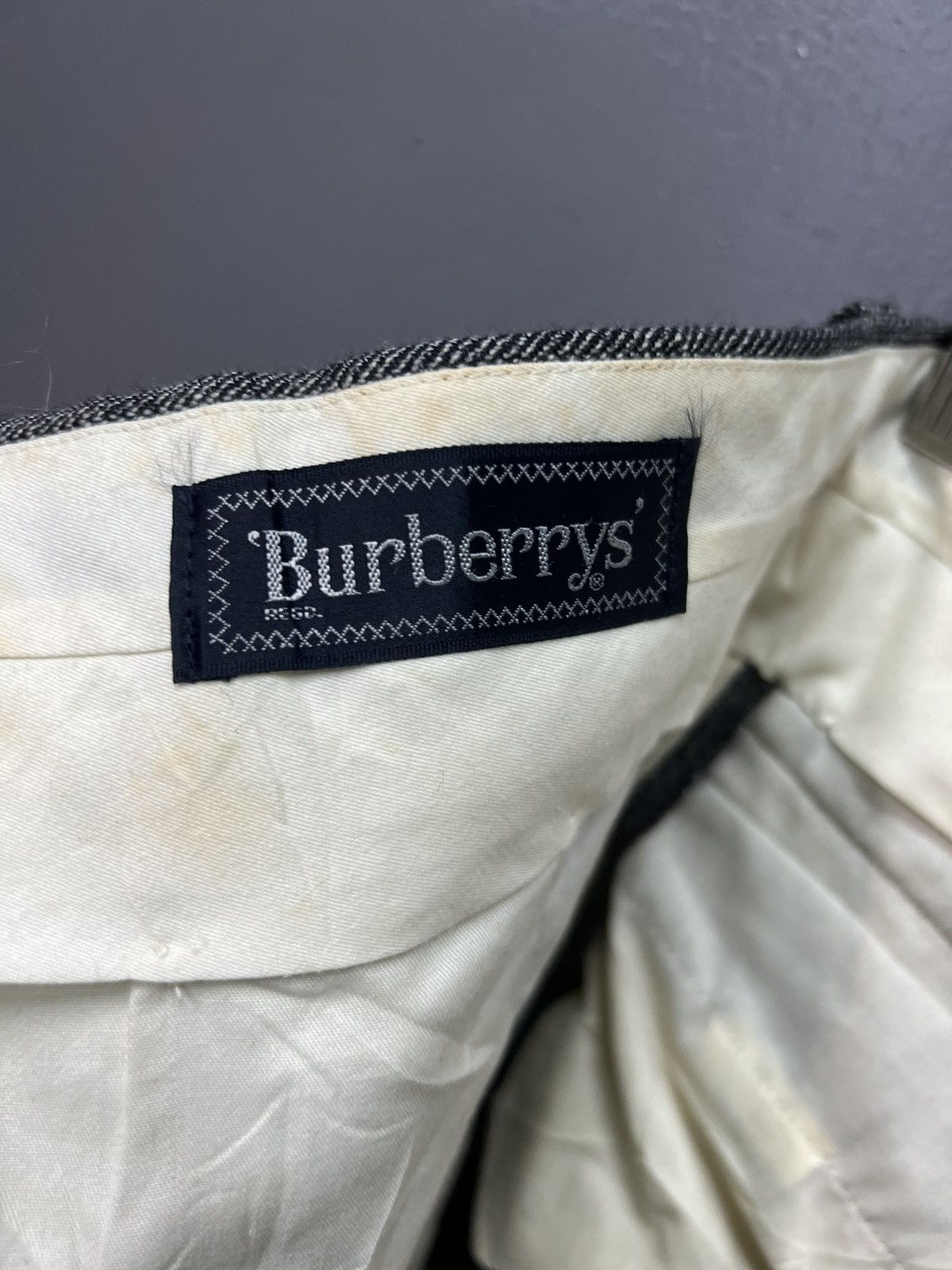 Burberry BURBERRY FISHBONE DESIGN PANTS SIZE 28 Size US 28 / EU 44 - 12 Thumbnail